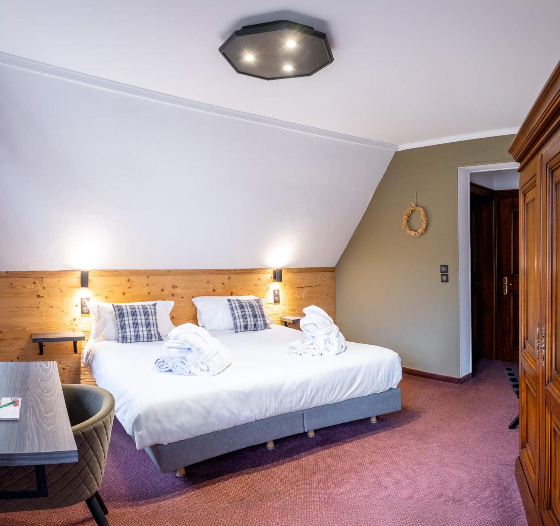 Deluxe Double or Twin Room with Balcony - Photo 5