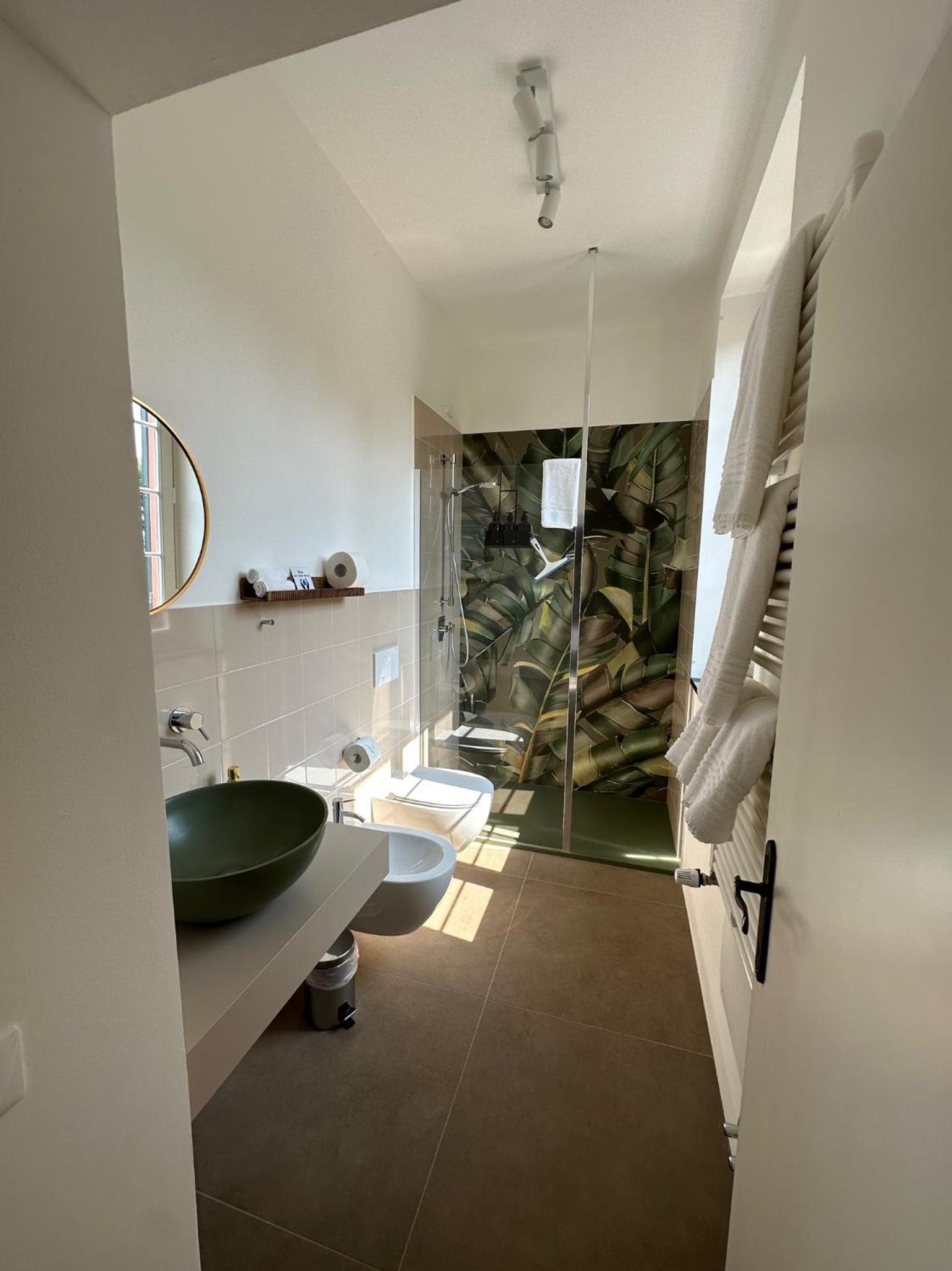 Deluxe King Room photo 2