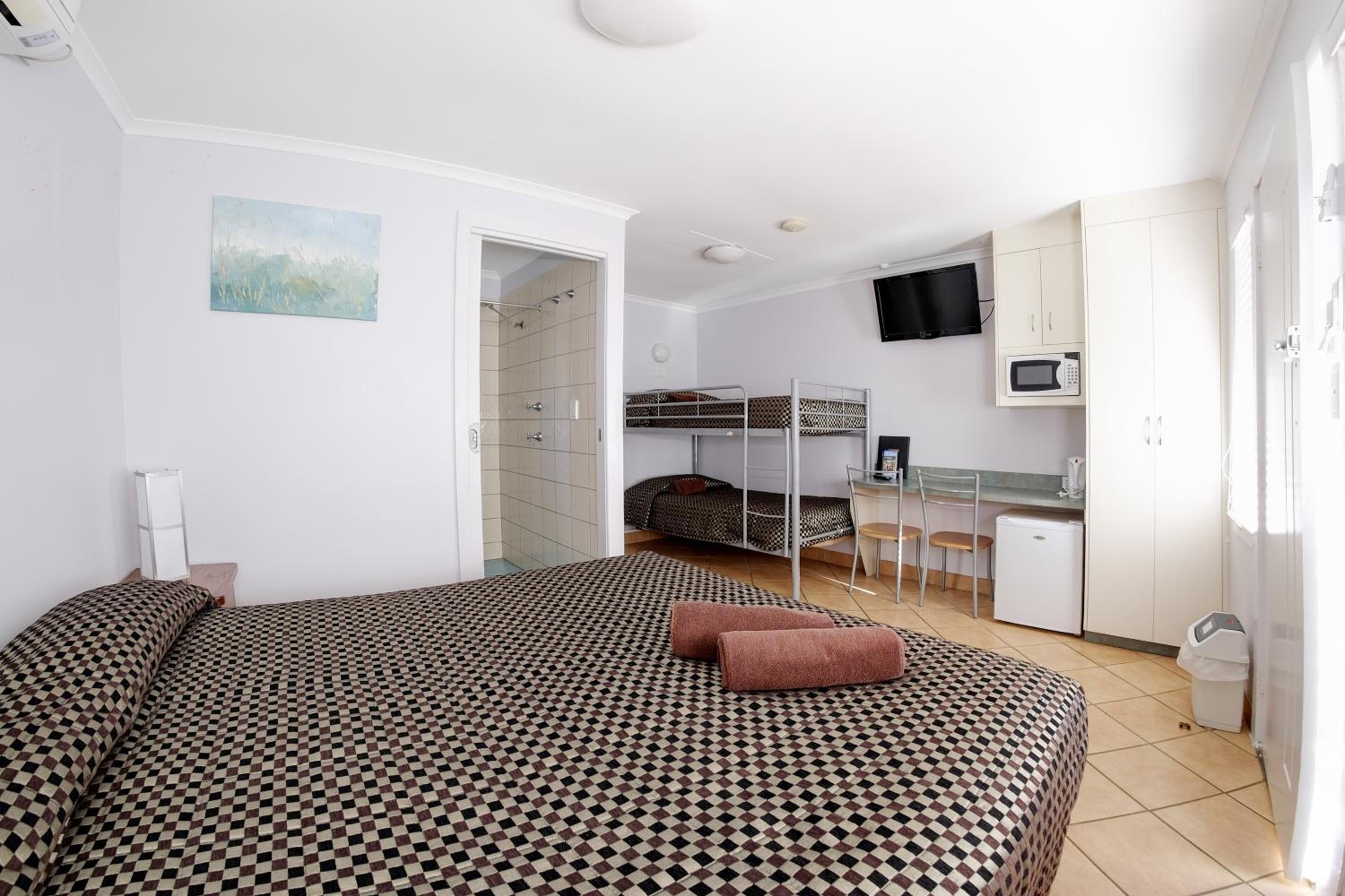 Family Room (4 Adults) photo 1