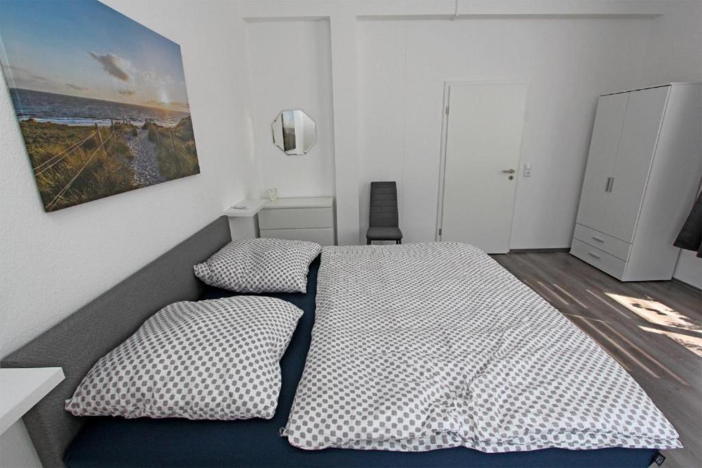 Three-Bedroom Apartment photo 1