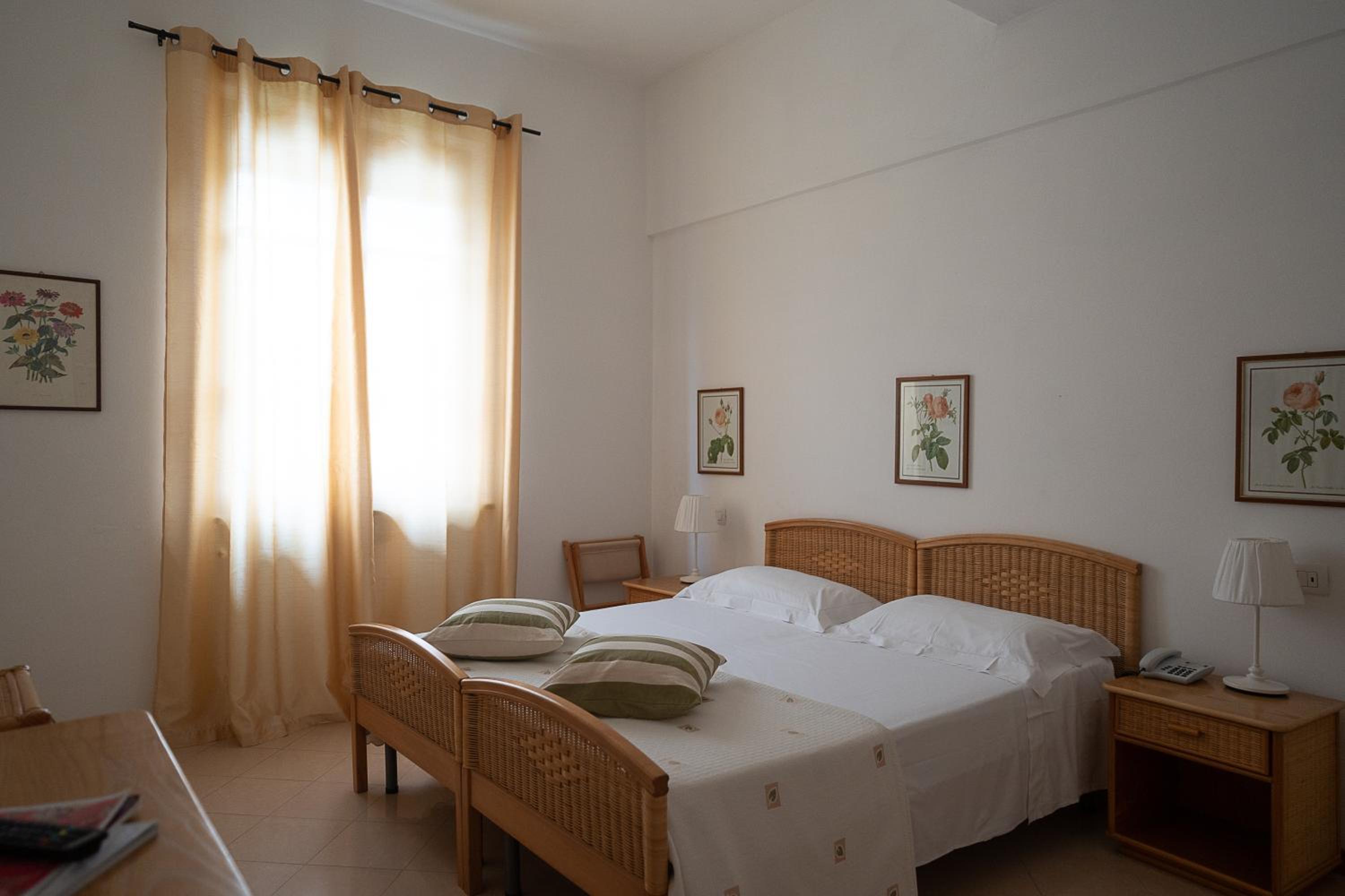 Superior Double Room - Photo 3