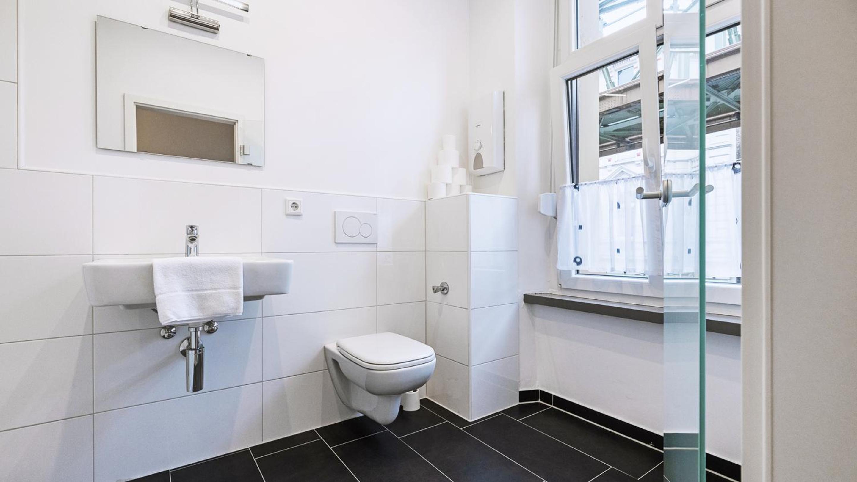Double Room with Private Bathroom photo 2