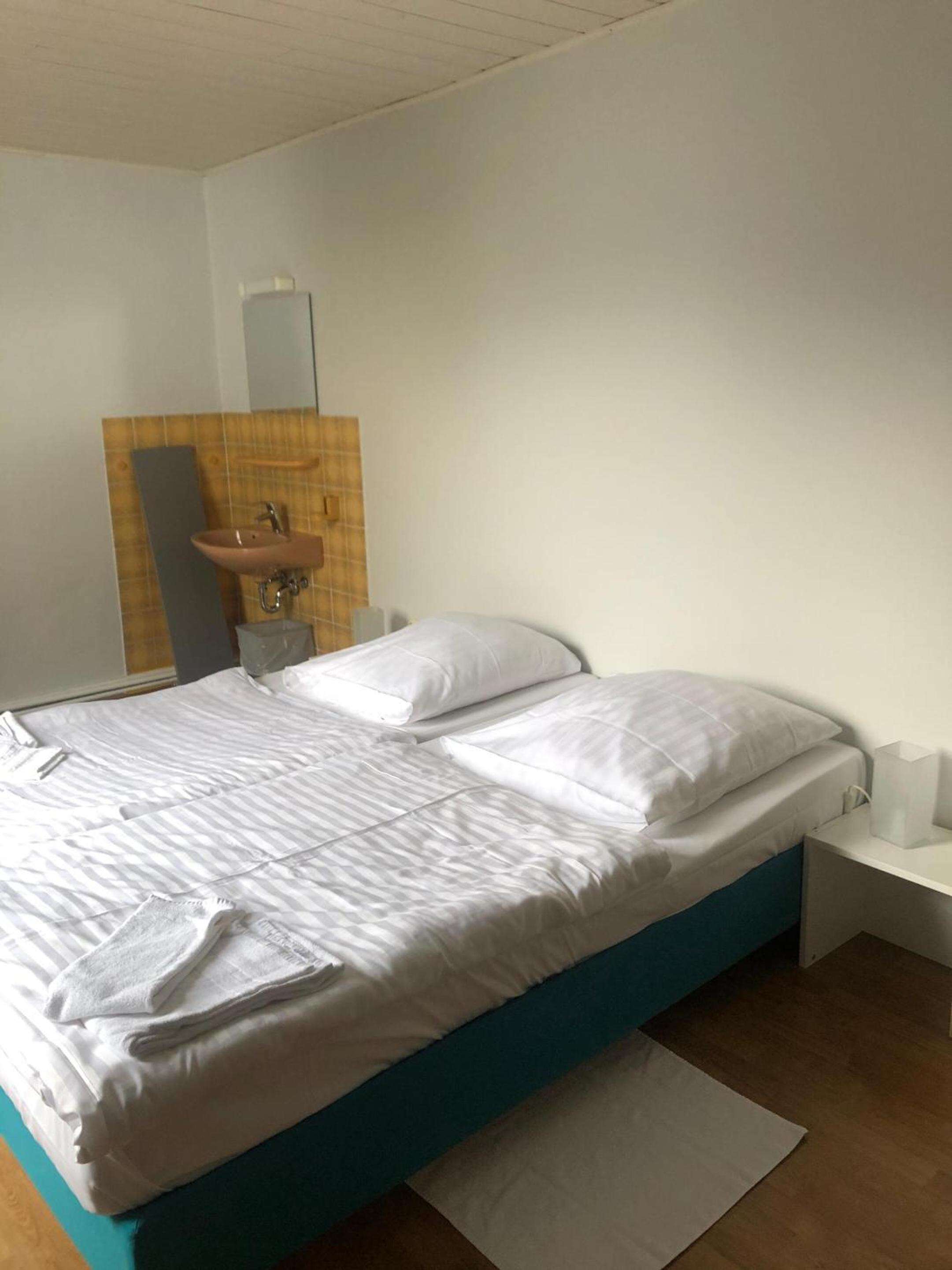 Double Room with Shared Bathroom photo 2