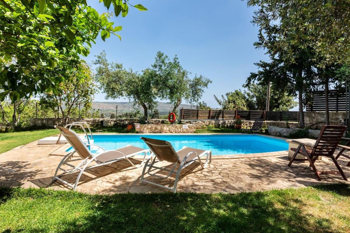 Villa with Private Pool - Photo 54