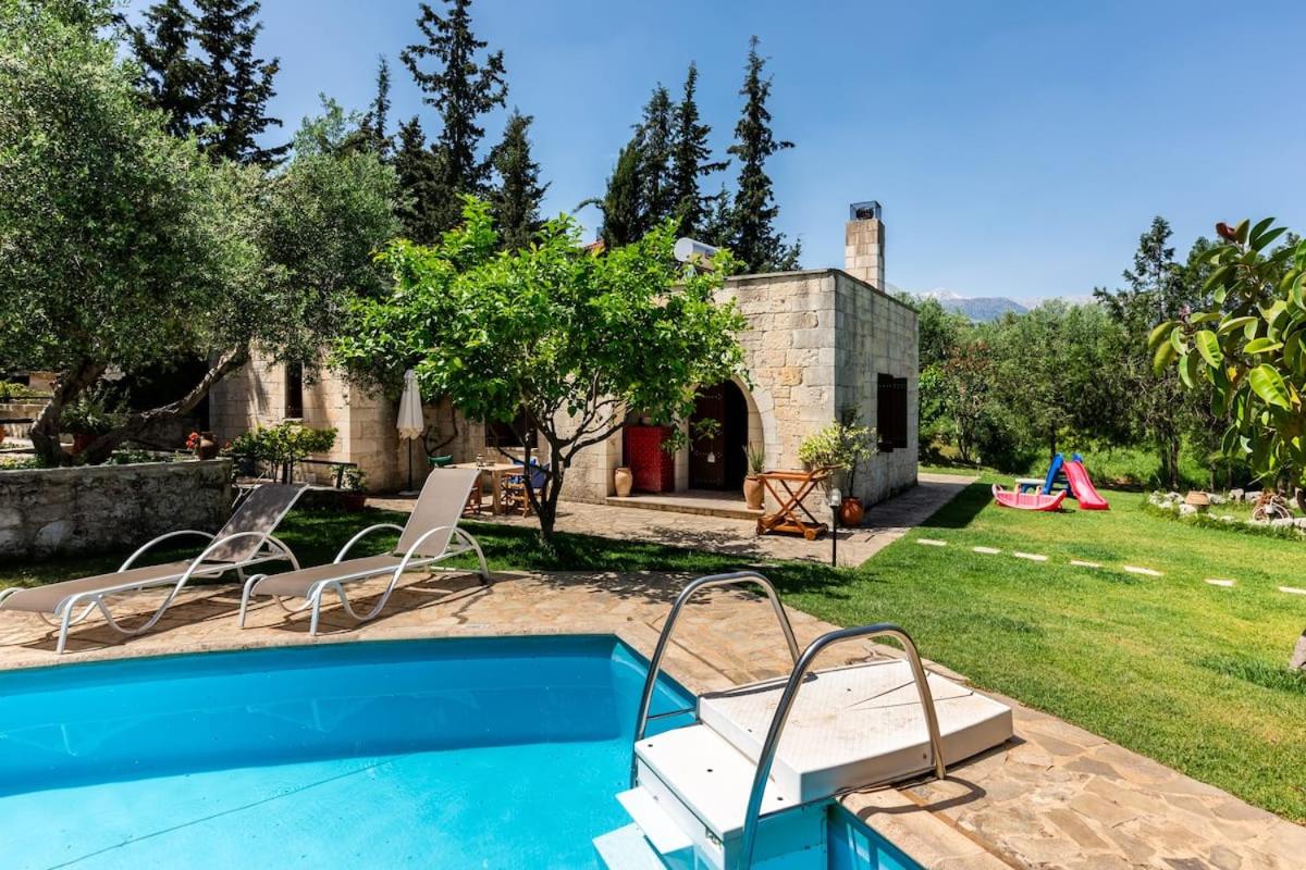 Villa with Private Pool - Photo 53