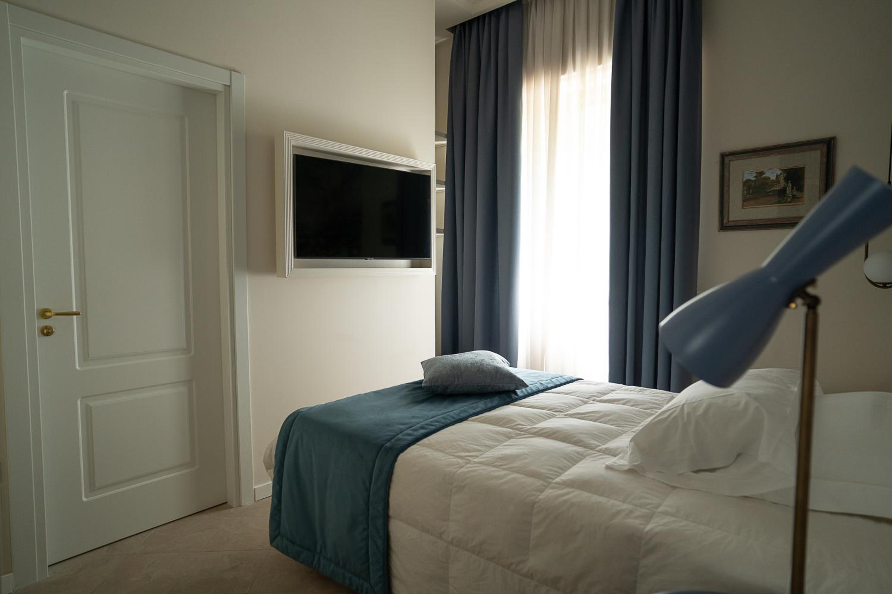 Deluxe Single Room photo 3
