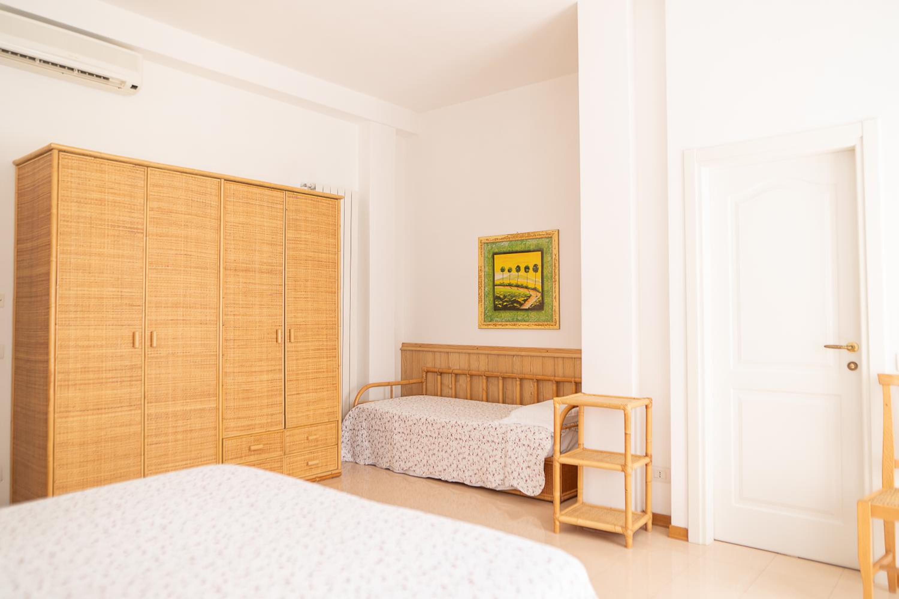Triple Room - Photo 9