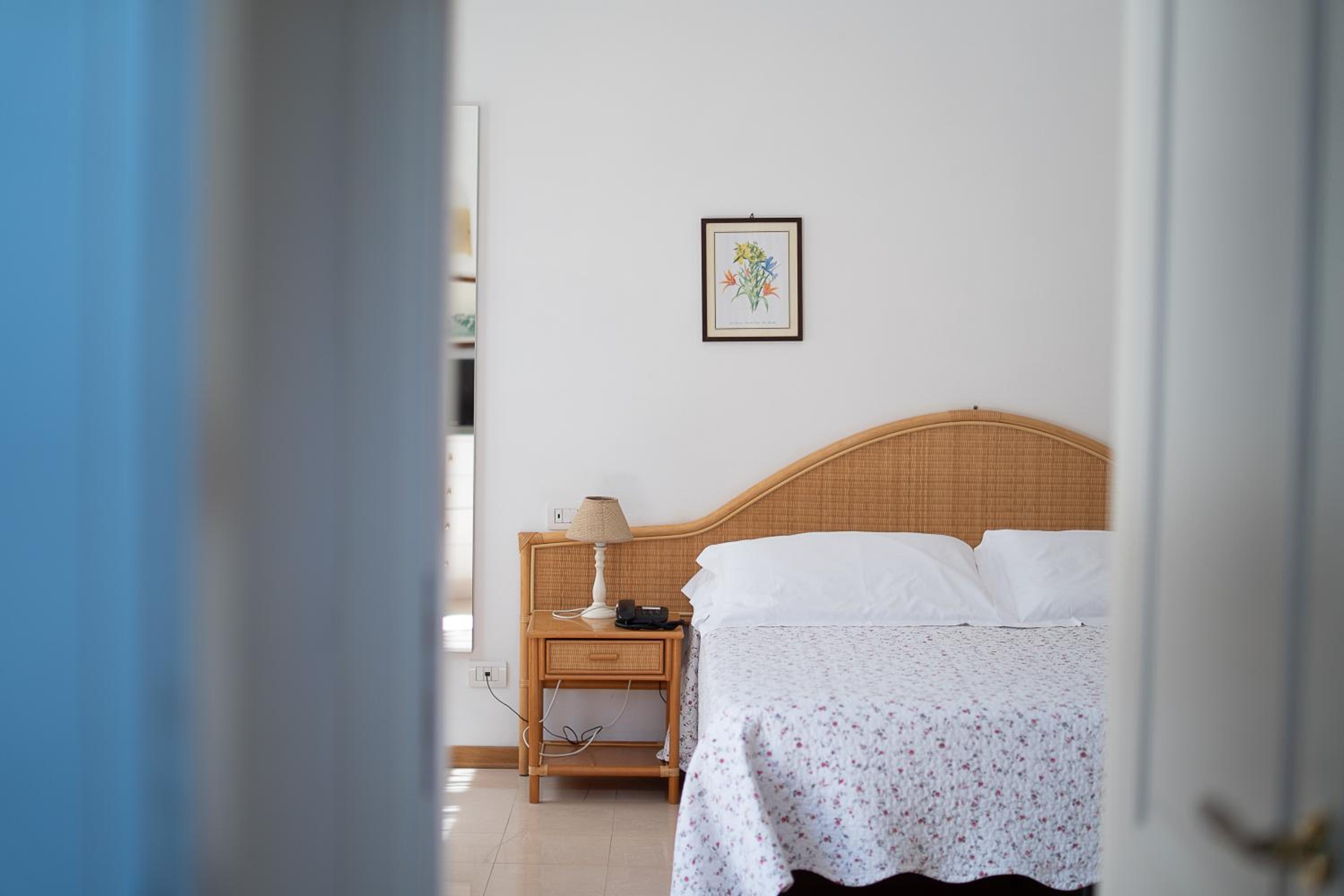 Triple Room - Photo 11