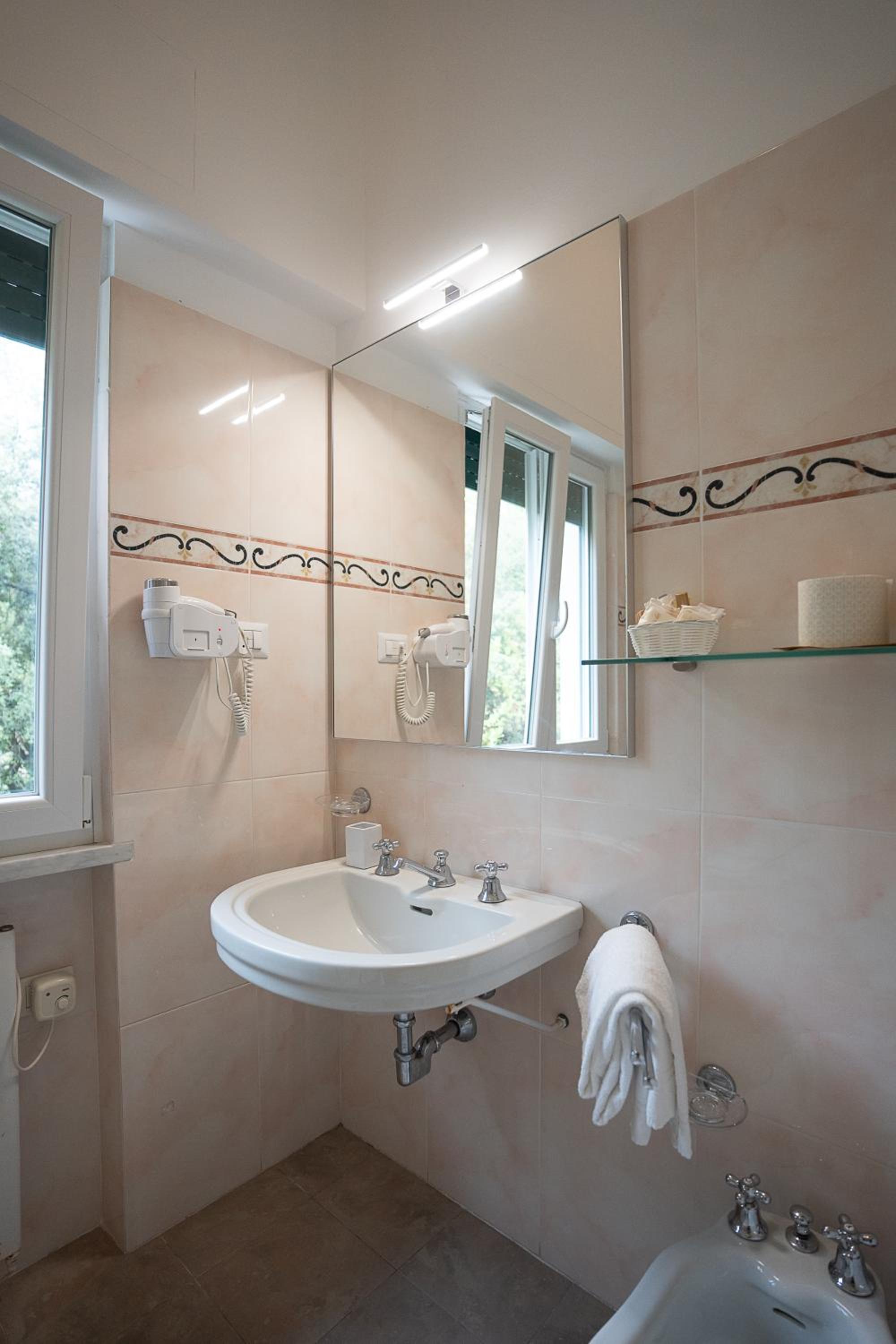 Double Room - Depandance - Photo 44