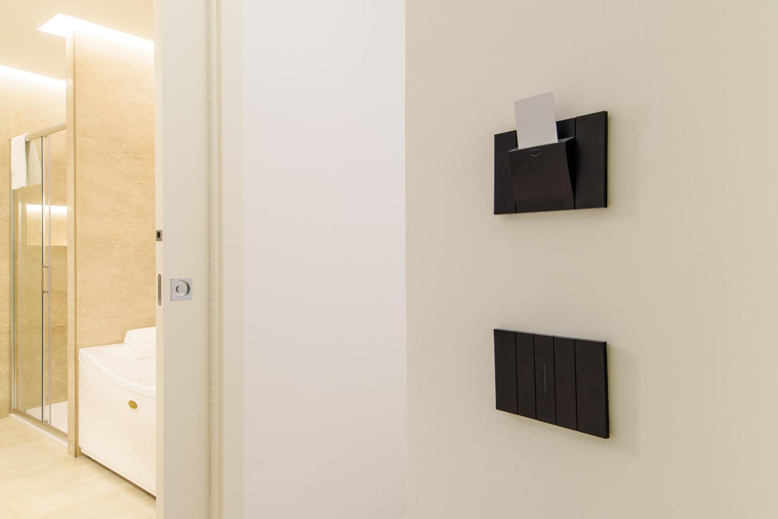 Double Room with Spa Bath photo 2