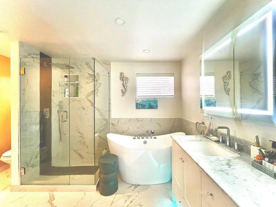 Four-Bedroom Vacation Home photo 2