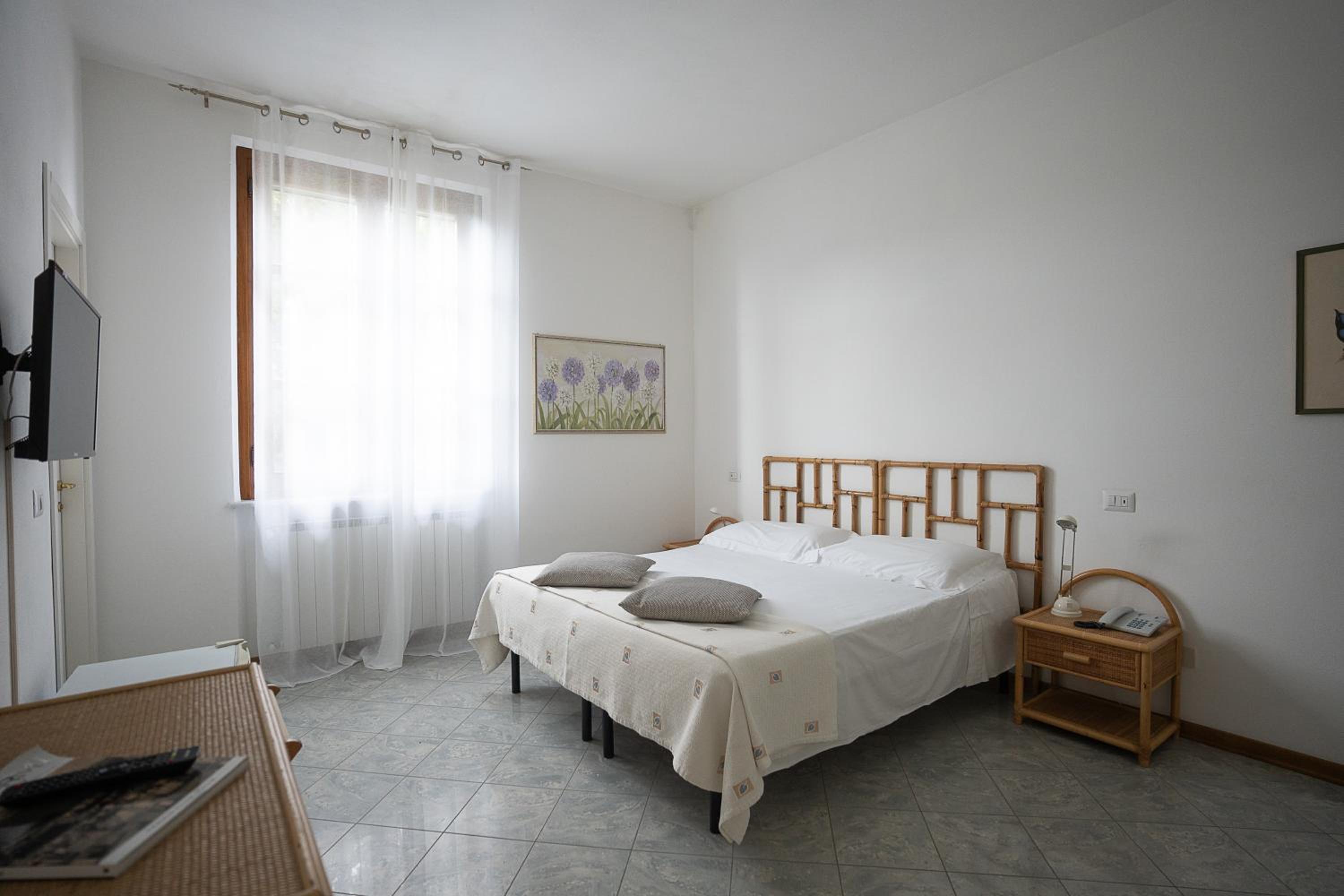 Double Room - Photo 13
