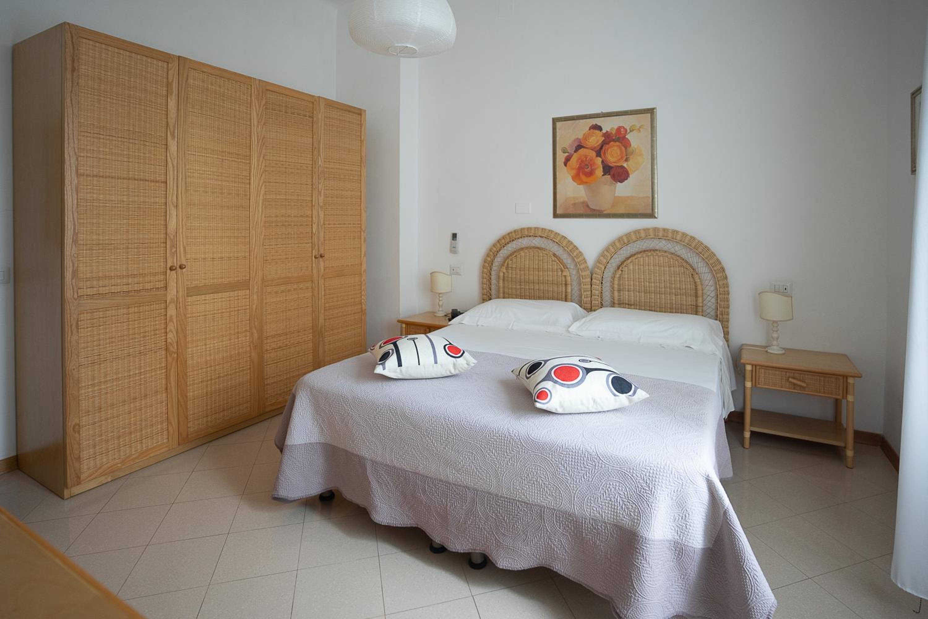 Double Room - Photo 7