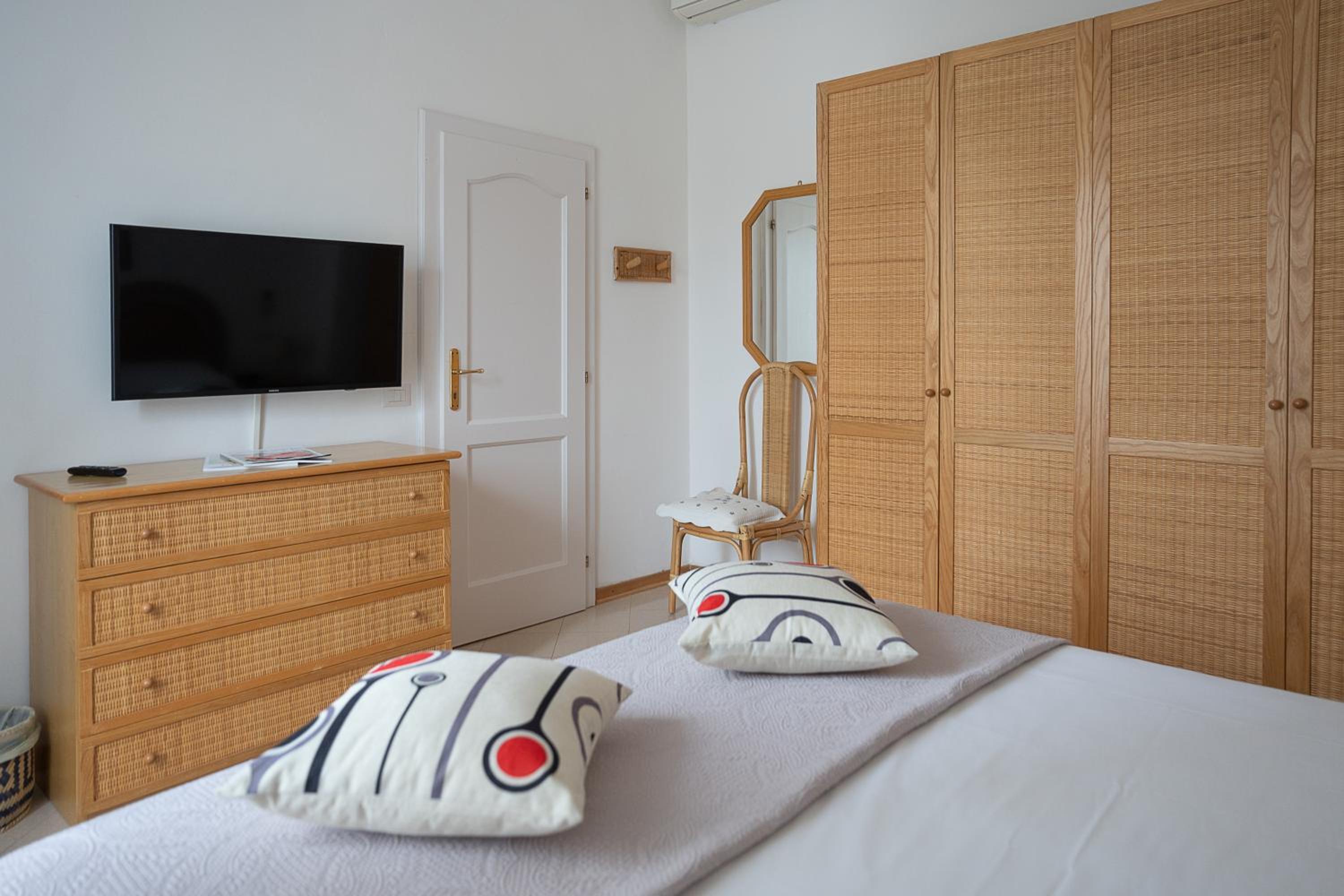 Double Room - Photo 8