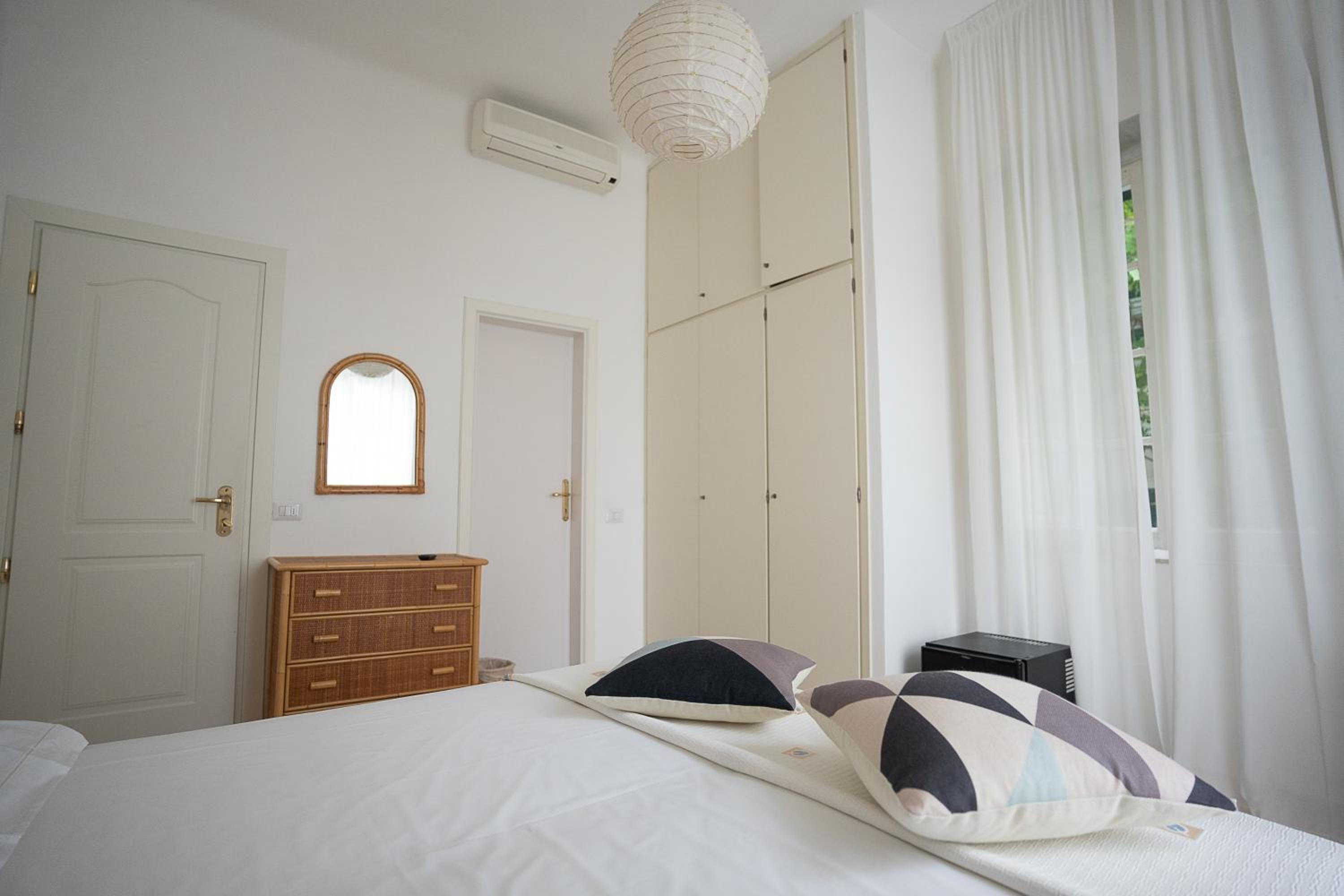 Double Room - Photo 10