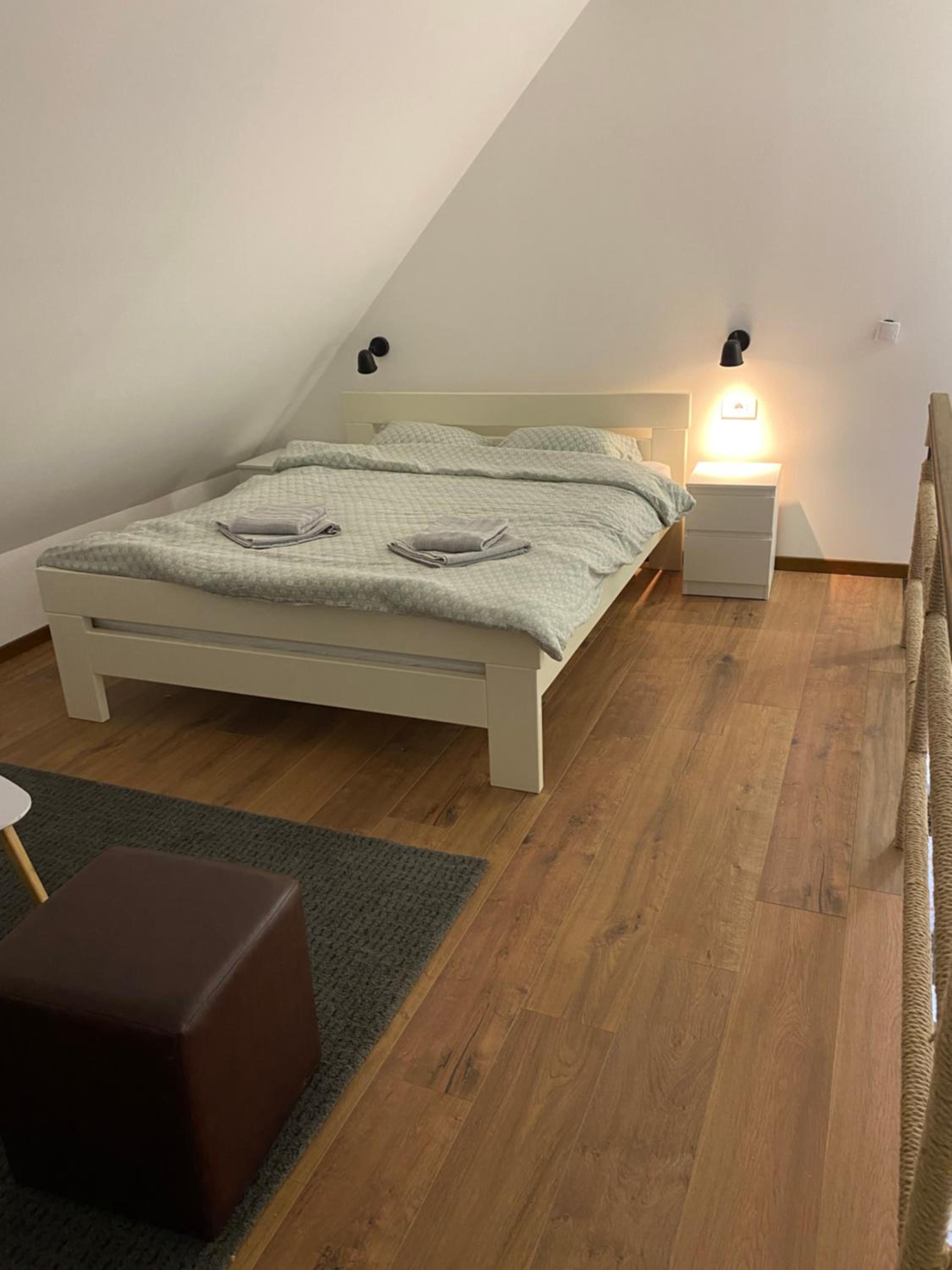 Deluxe One-Bedroom Apartment with Garden View photo 2