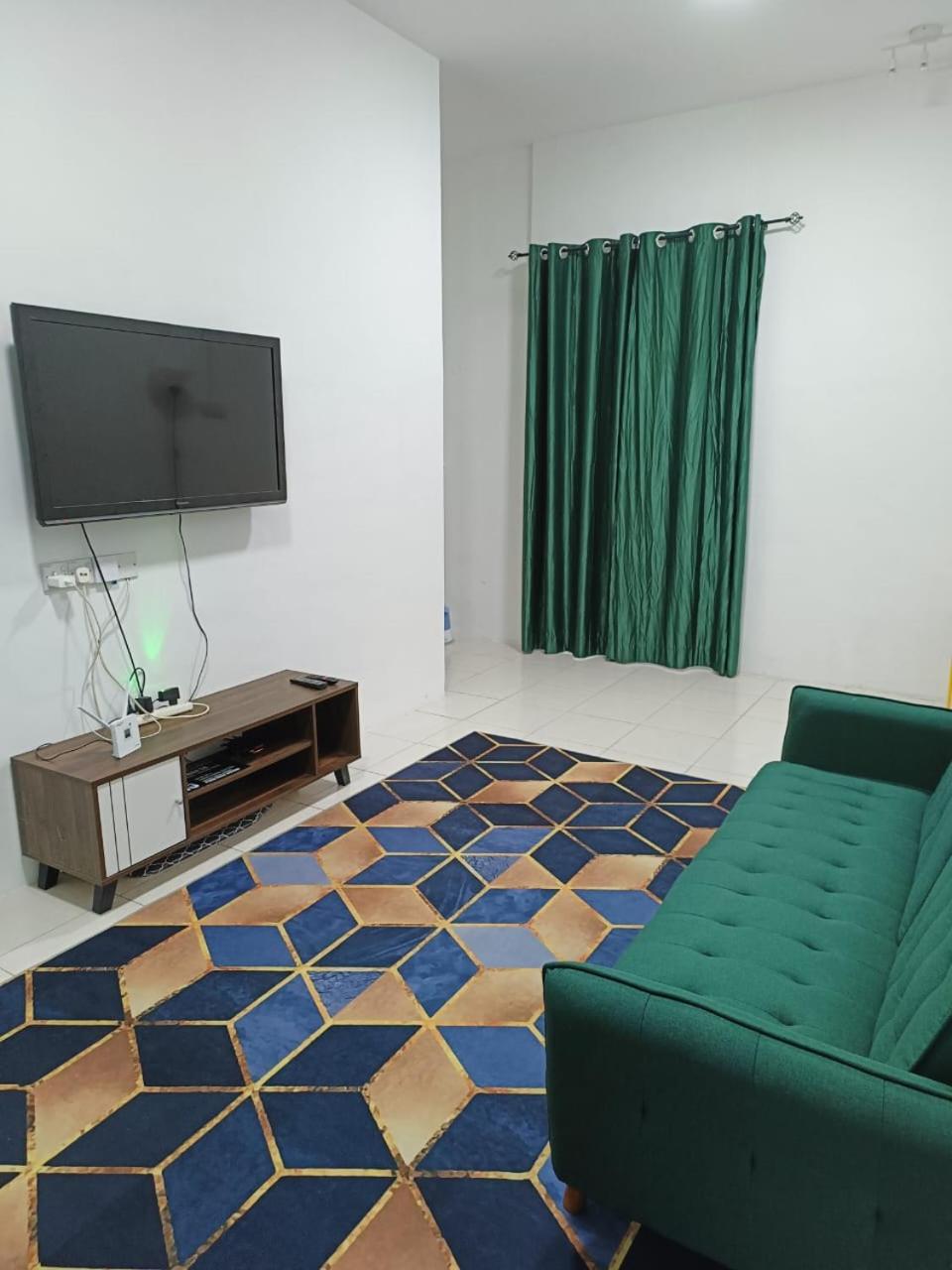 Three-Bedroom House photo 1