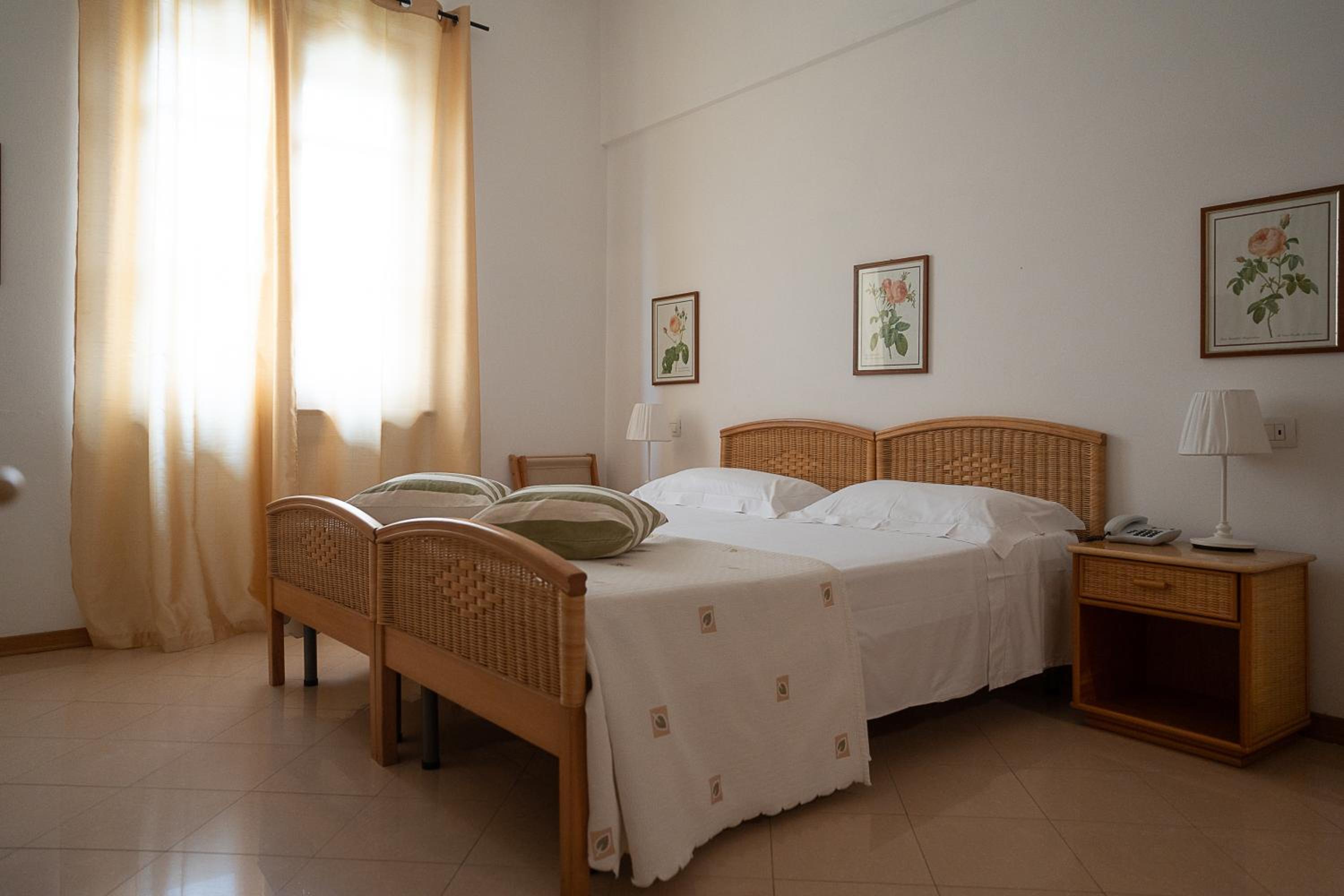 Superior Double Room - Photo 12