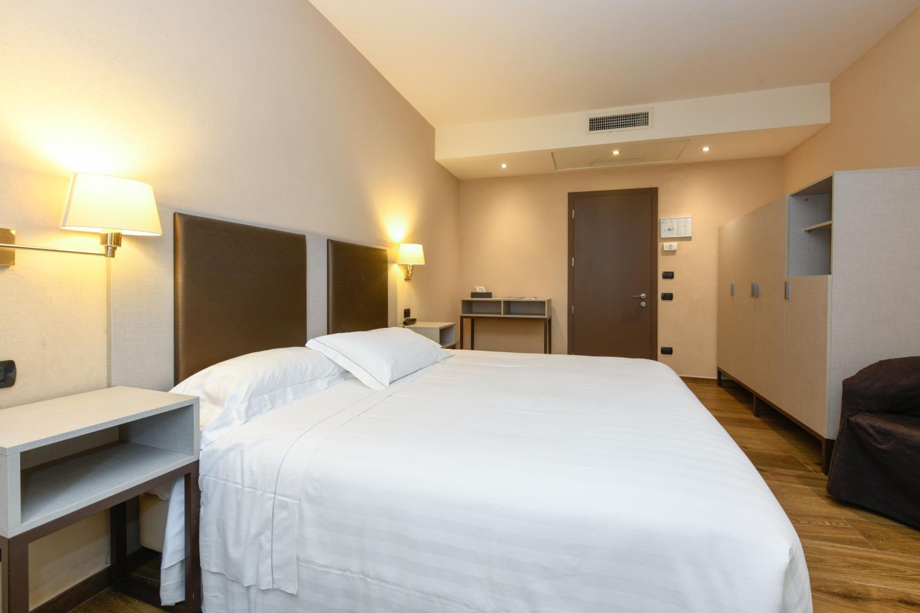 Superior Double Room - Photo 2