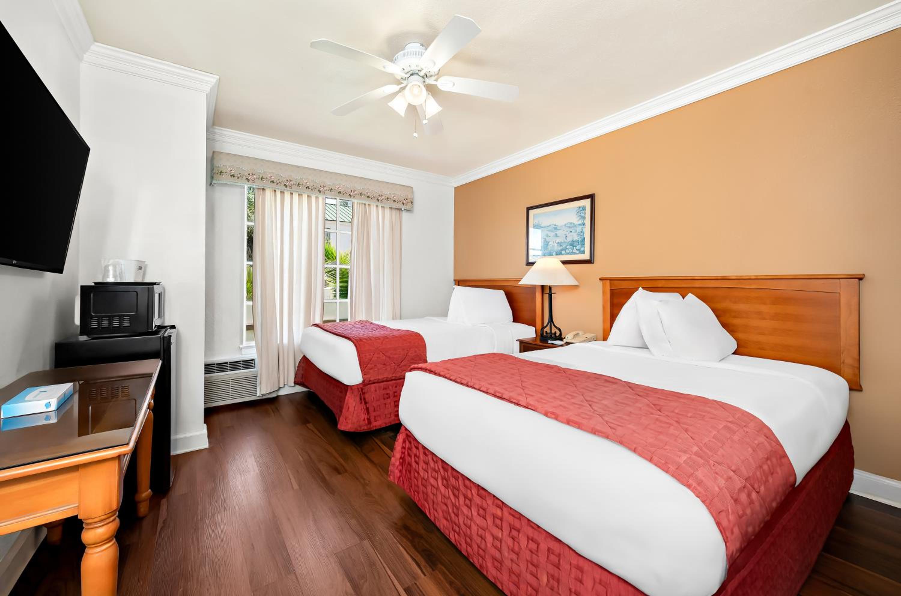 2 Double Beds Non Smoking - Photo 1