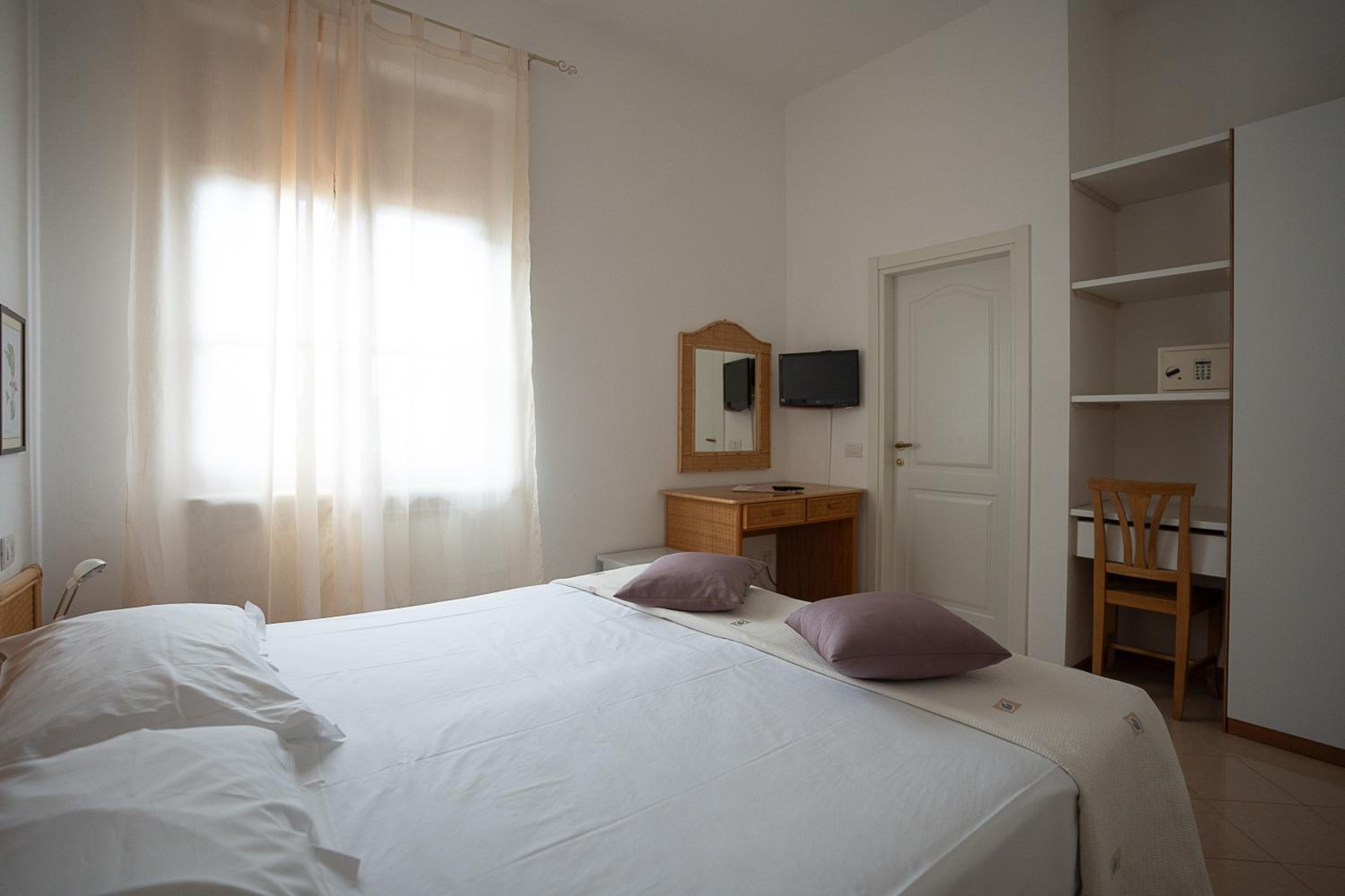 Superior Double Room - Photo 9