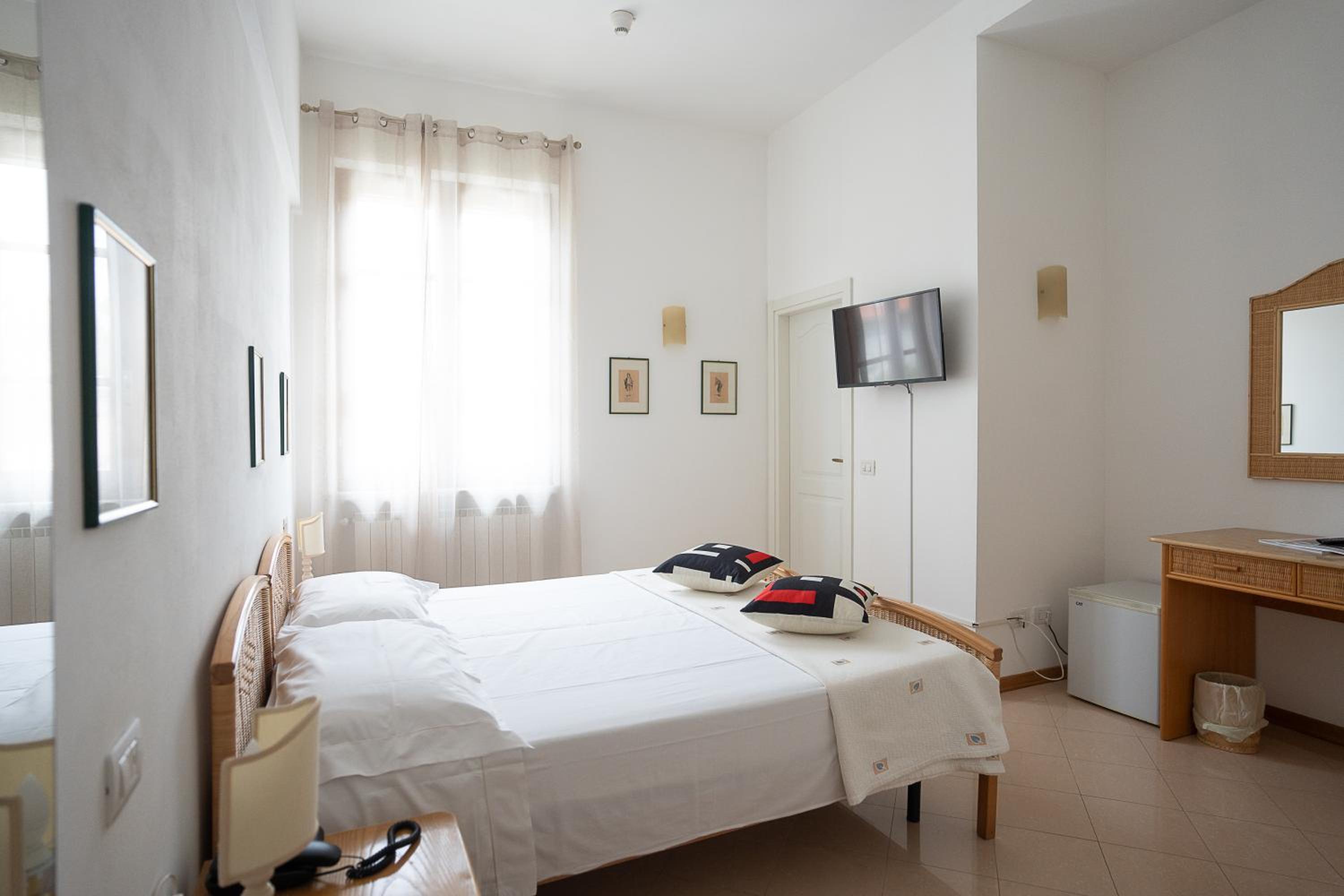 Superior Double Room - Photo 2