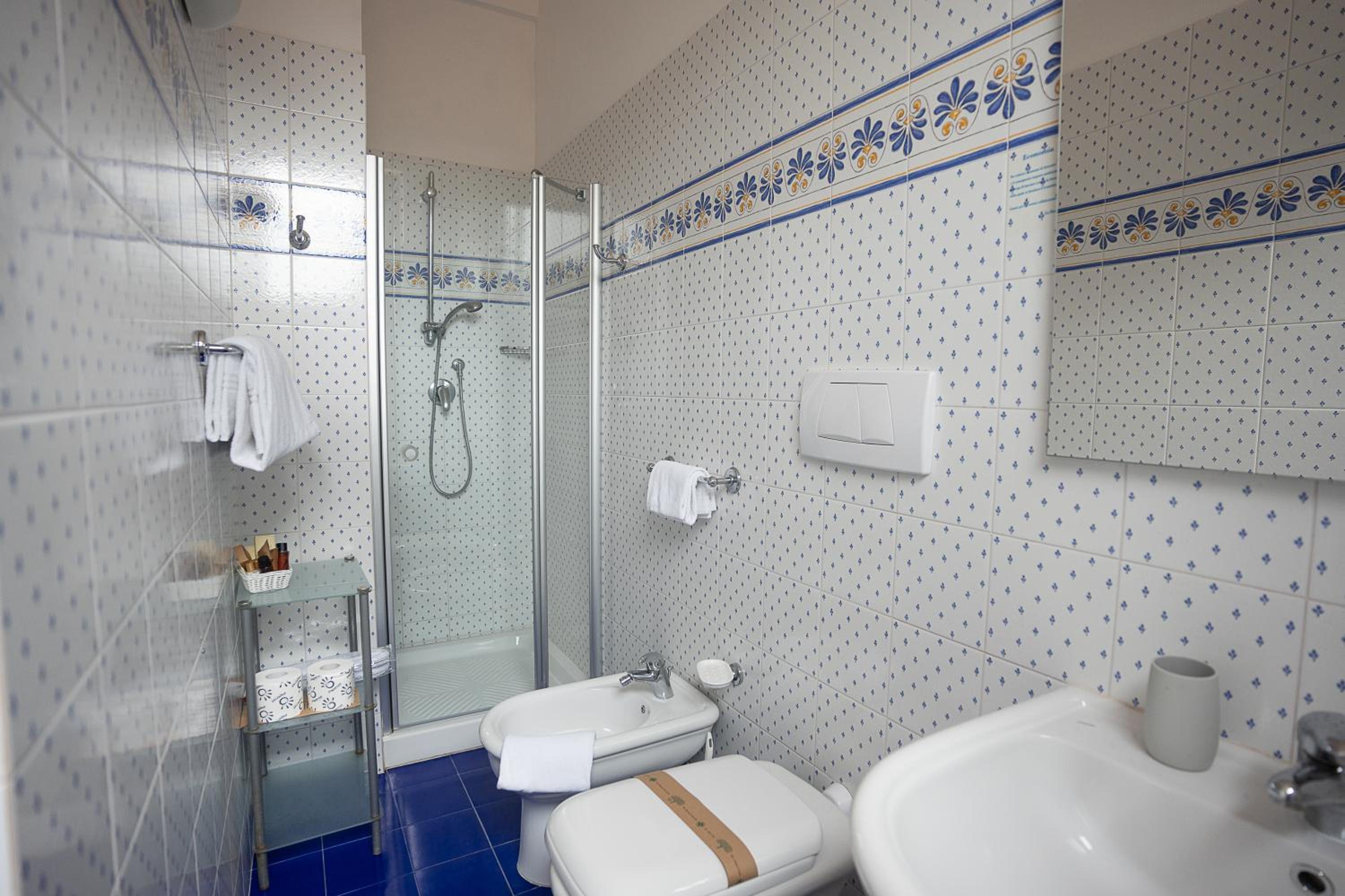 Superior Double Room - Photo 15