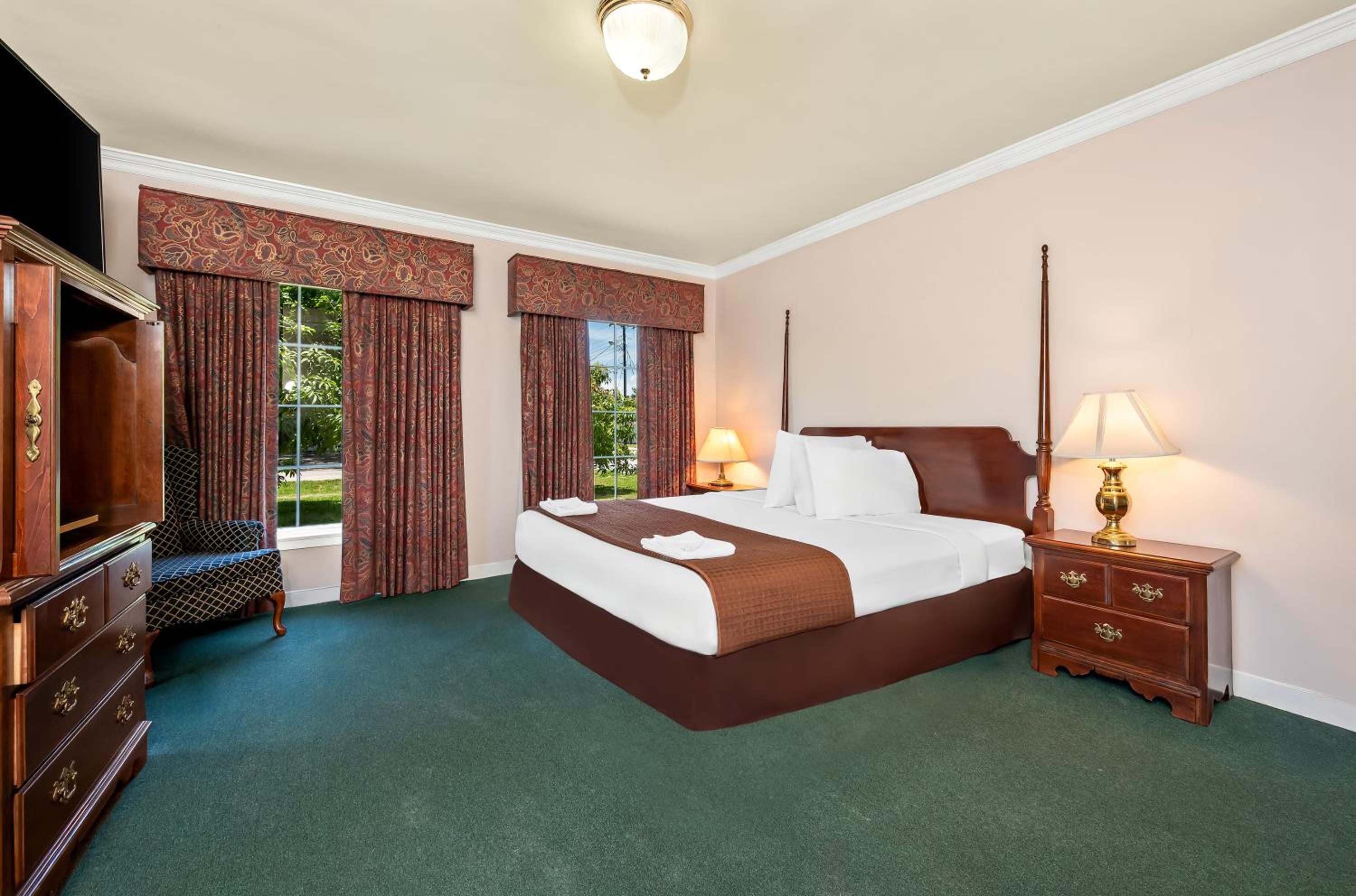 1 king suite non-smoking - Photo 2