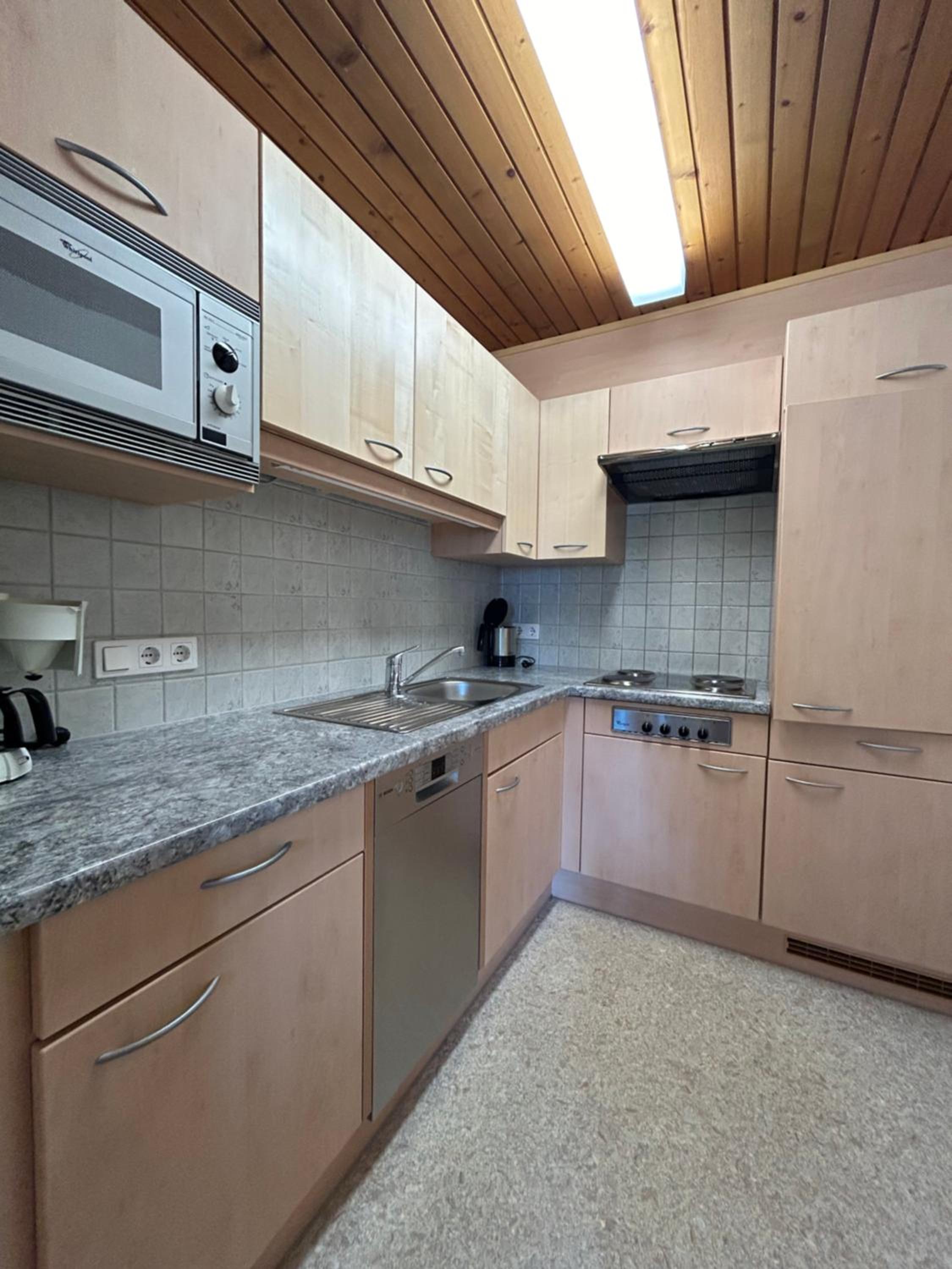 Comfort Two-Bedroom Apartment with Balcony - 6 photo 2