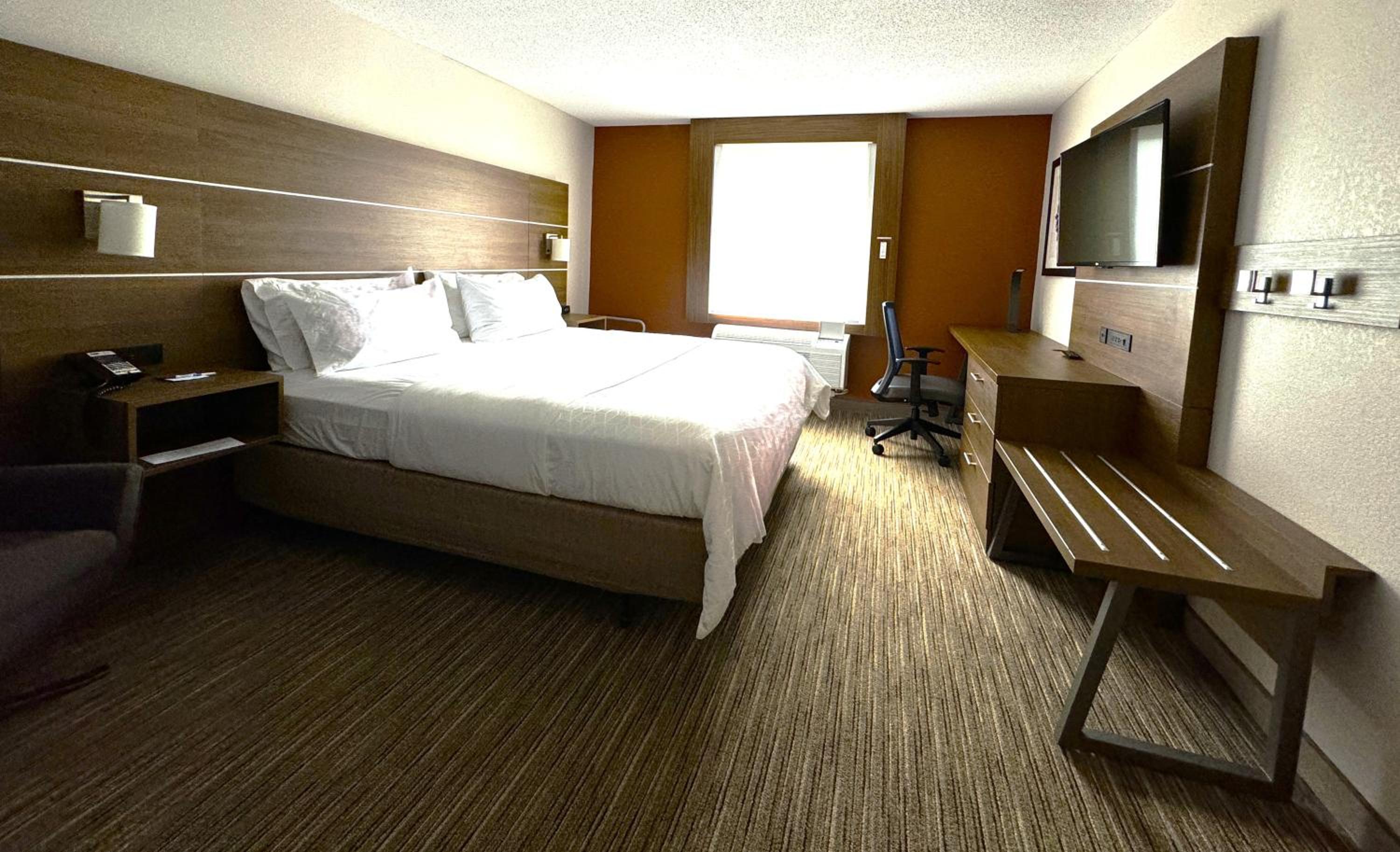 King Room - Mobility Access/Hearing Accessible - Photo 10