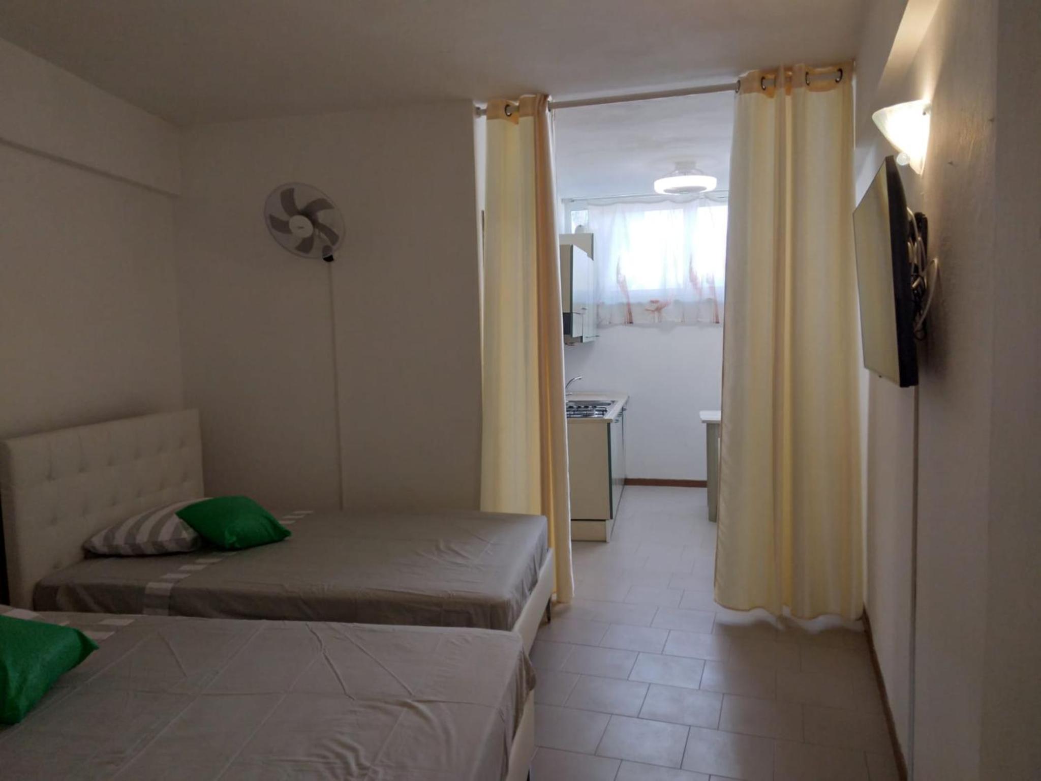 One-Bedroom Apartment photo 1
