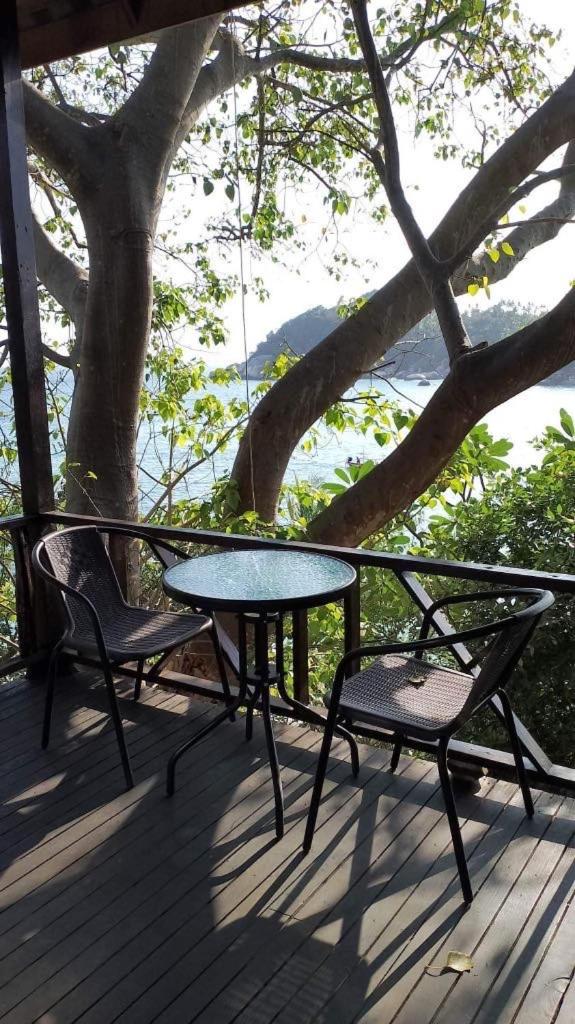 Bungalow with Sea View photo 2