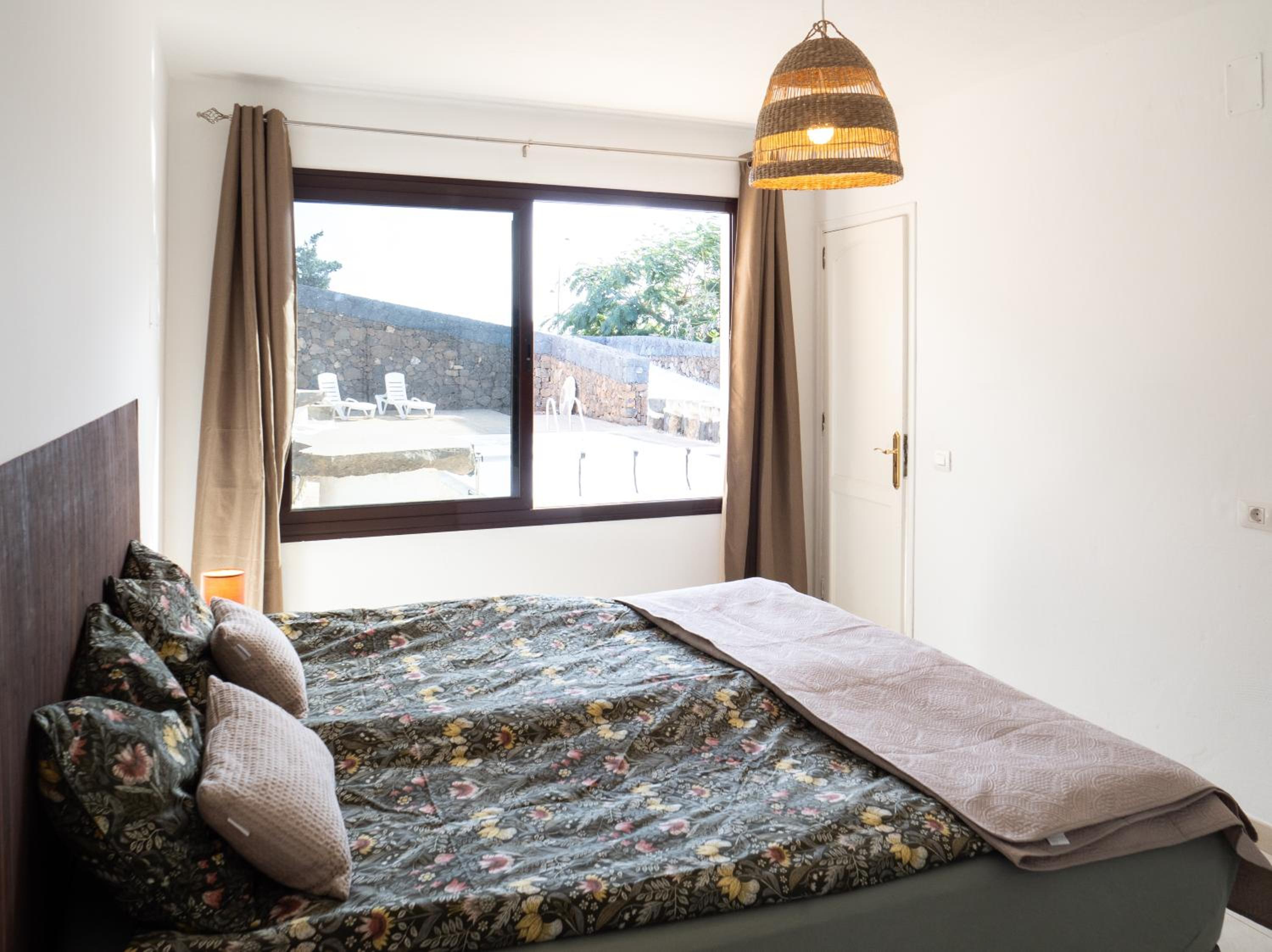 Apartamento con vista a la piscina