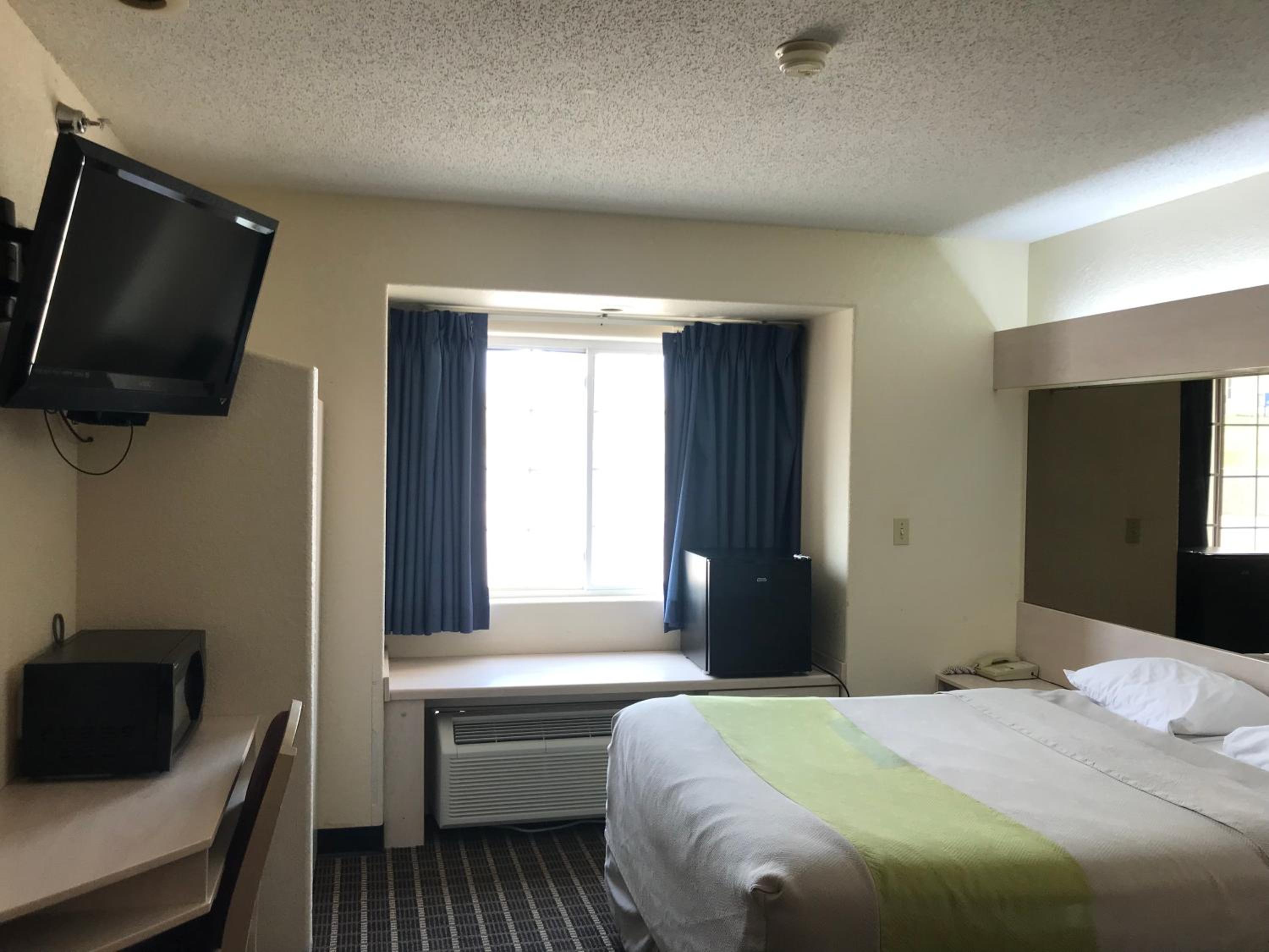 Standard Queen Room photo 1
