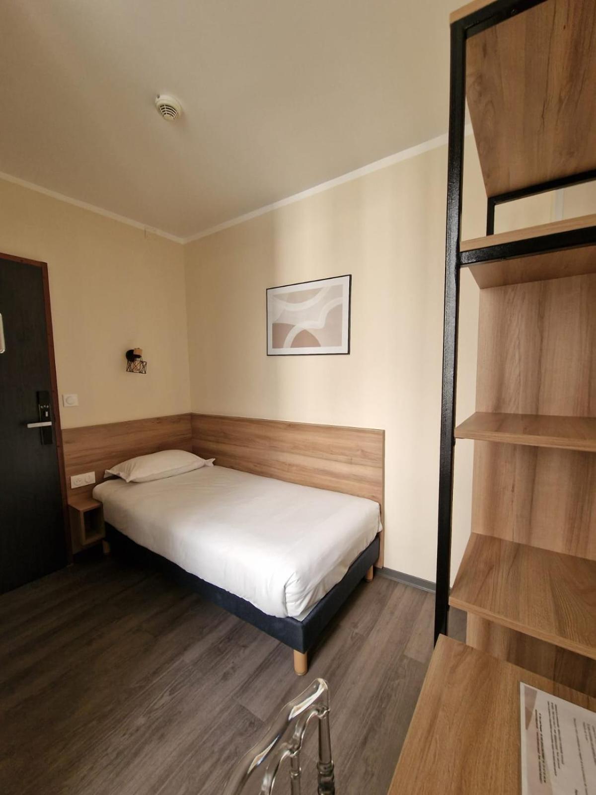 Single Room photo 3