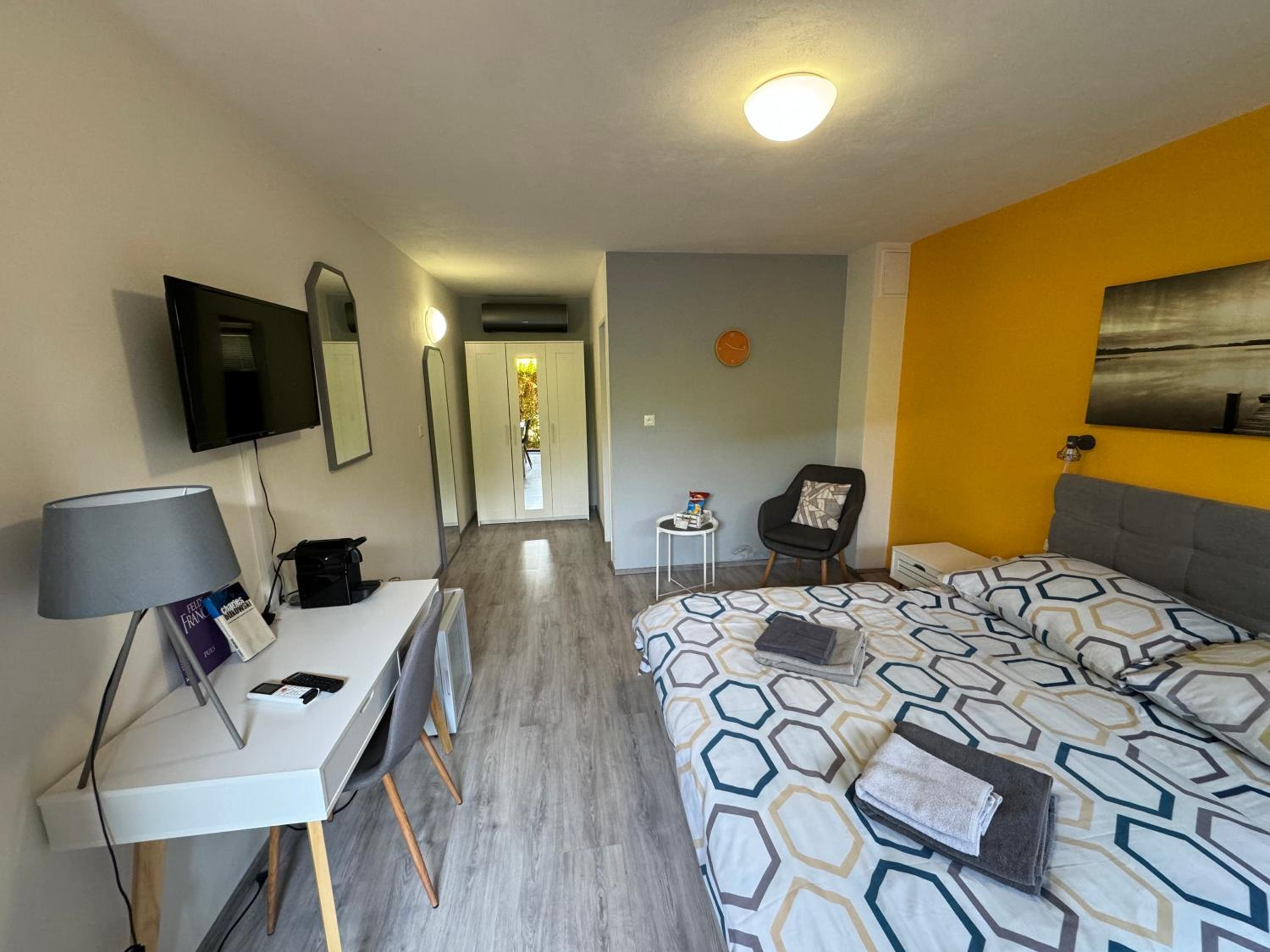 Deluxe Double Room with Extra Bed photo 1