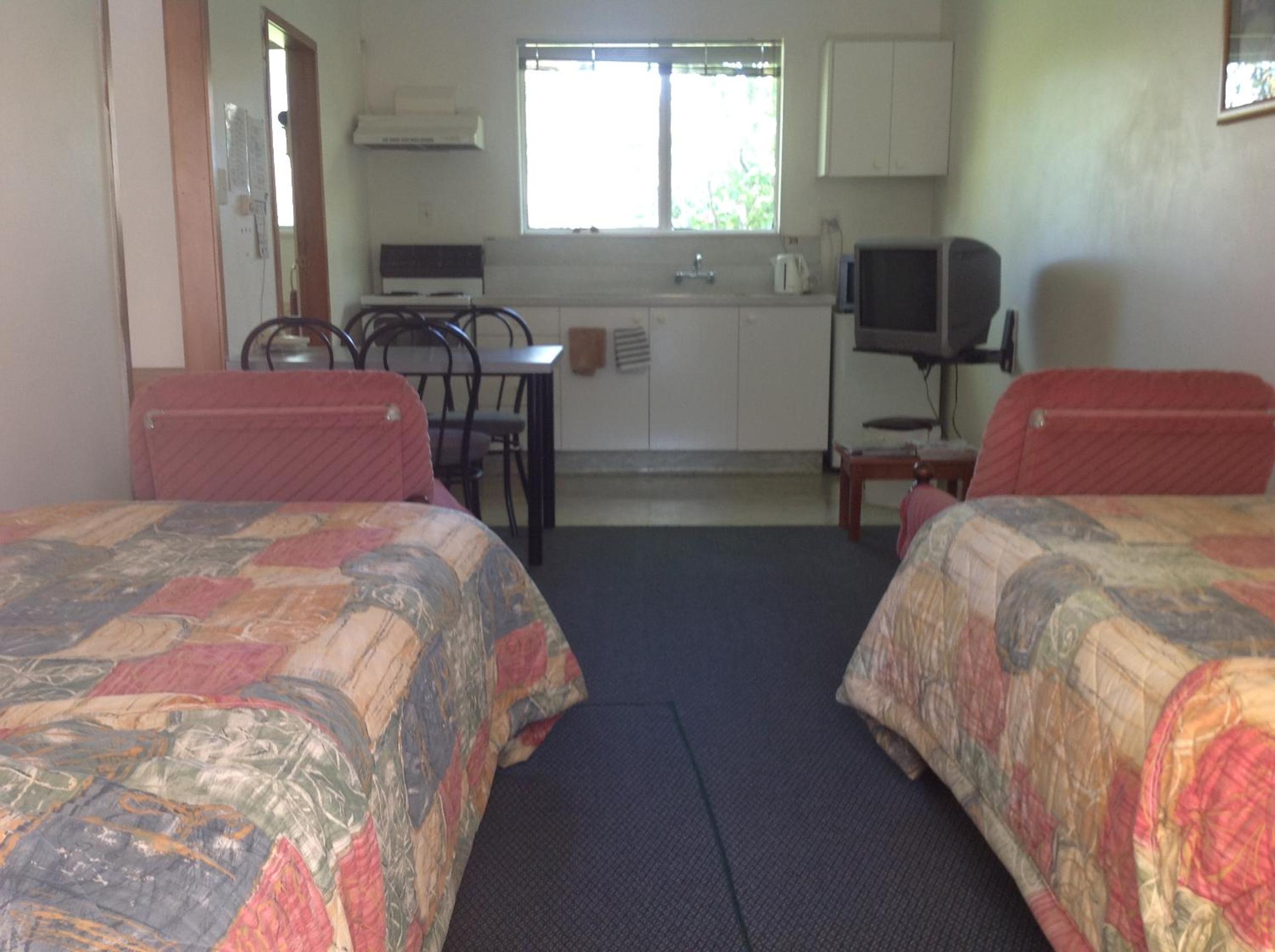 One-Bedroom Apartment - Photo 2
