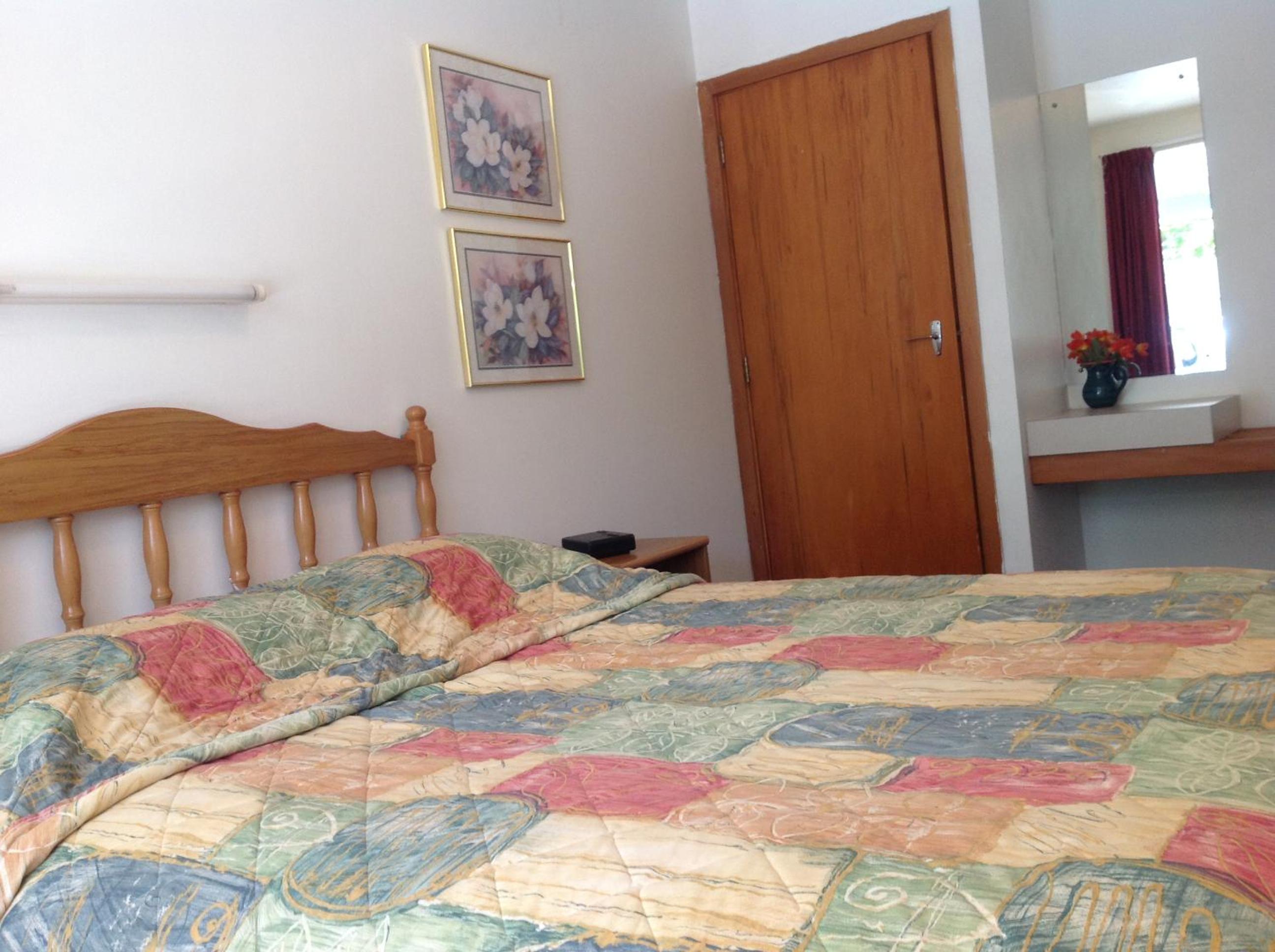 One-Bedroom Apartment - Photo 1