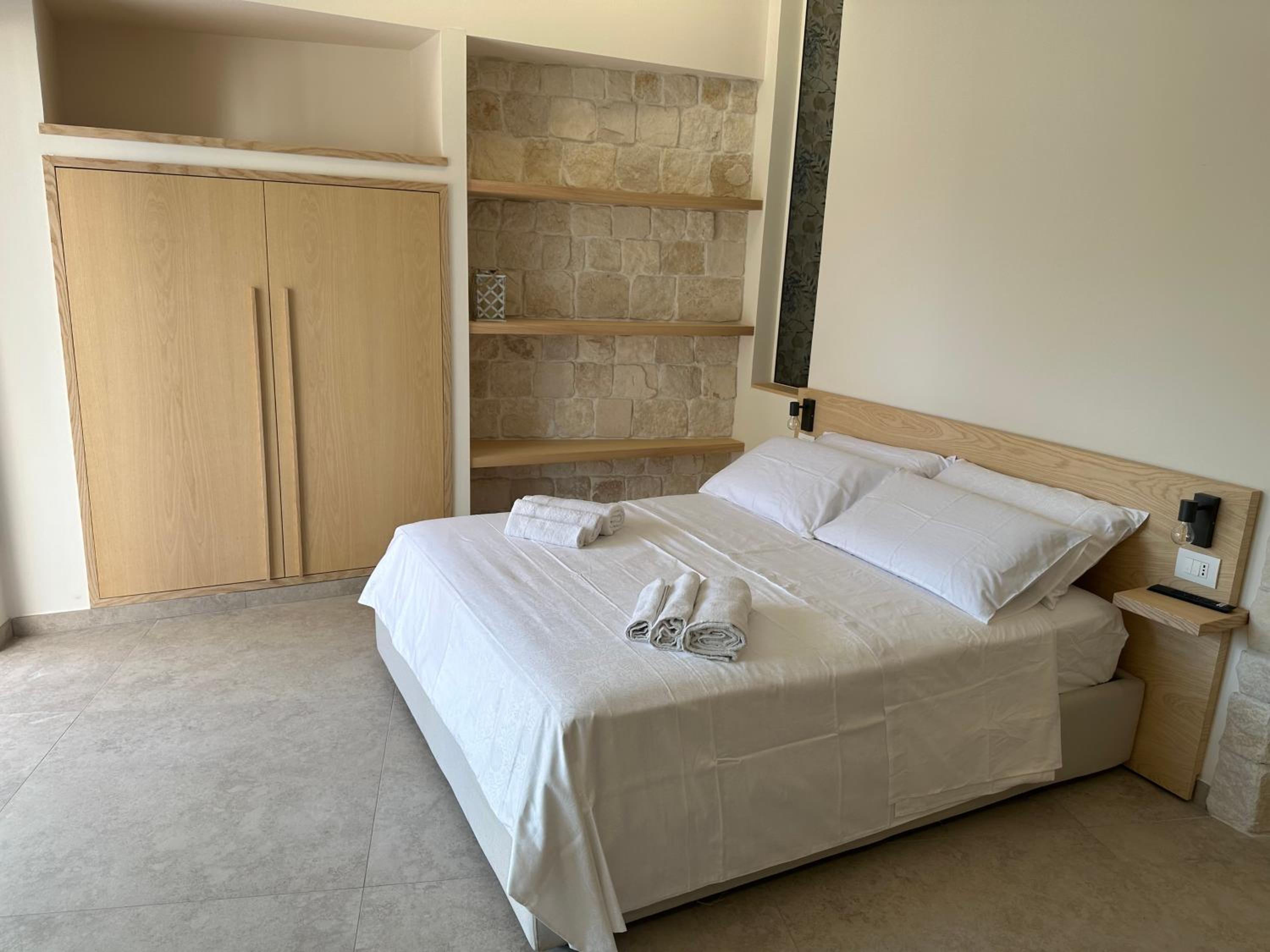 Double Room with Spa Bath photo 2