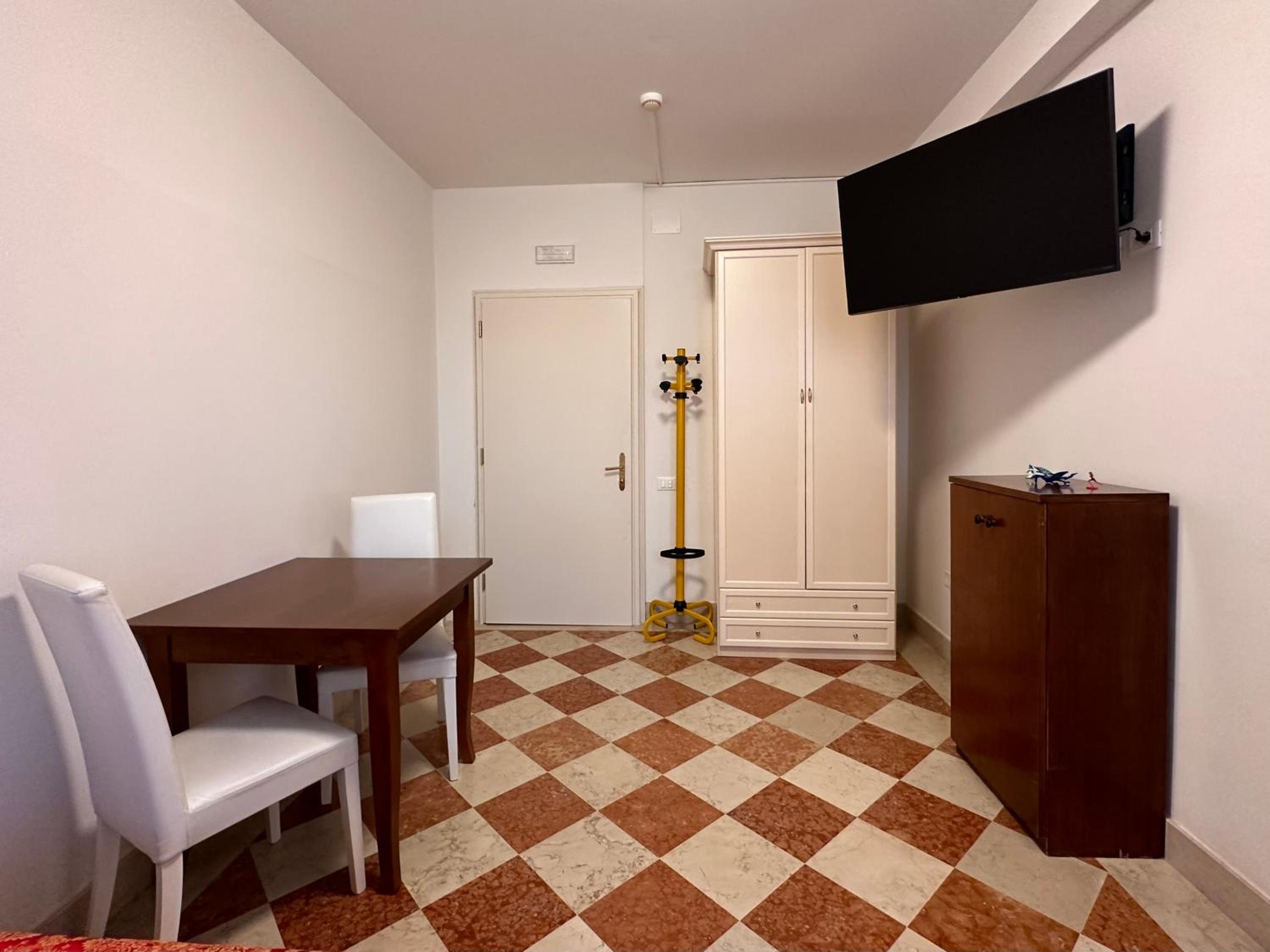 Queen Studio - Disability Access photo 2