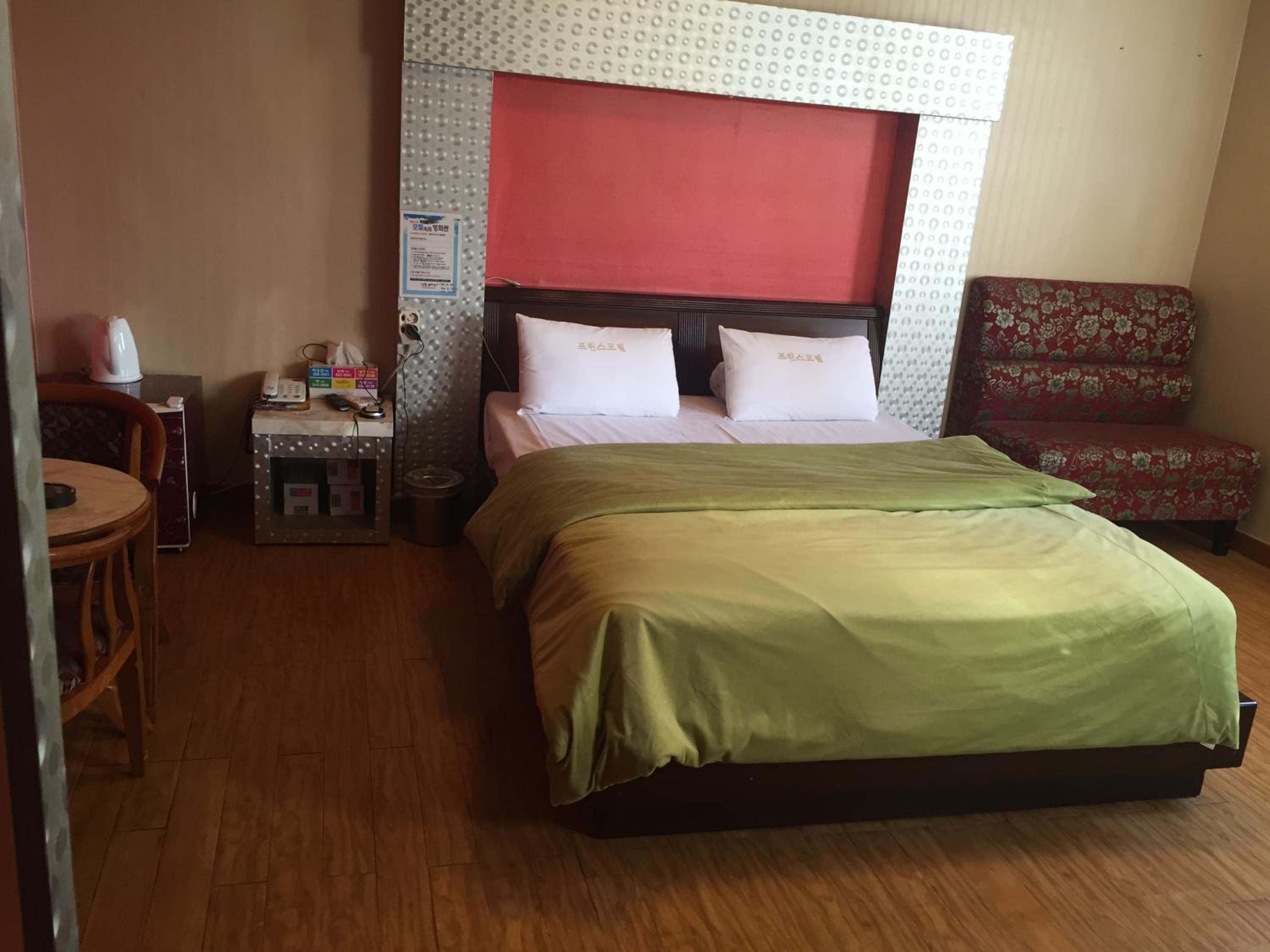 Standard Double Room - Photo 2