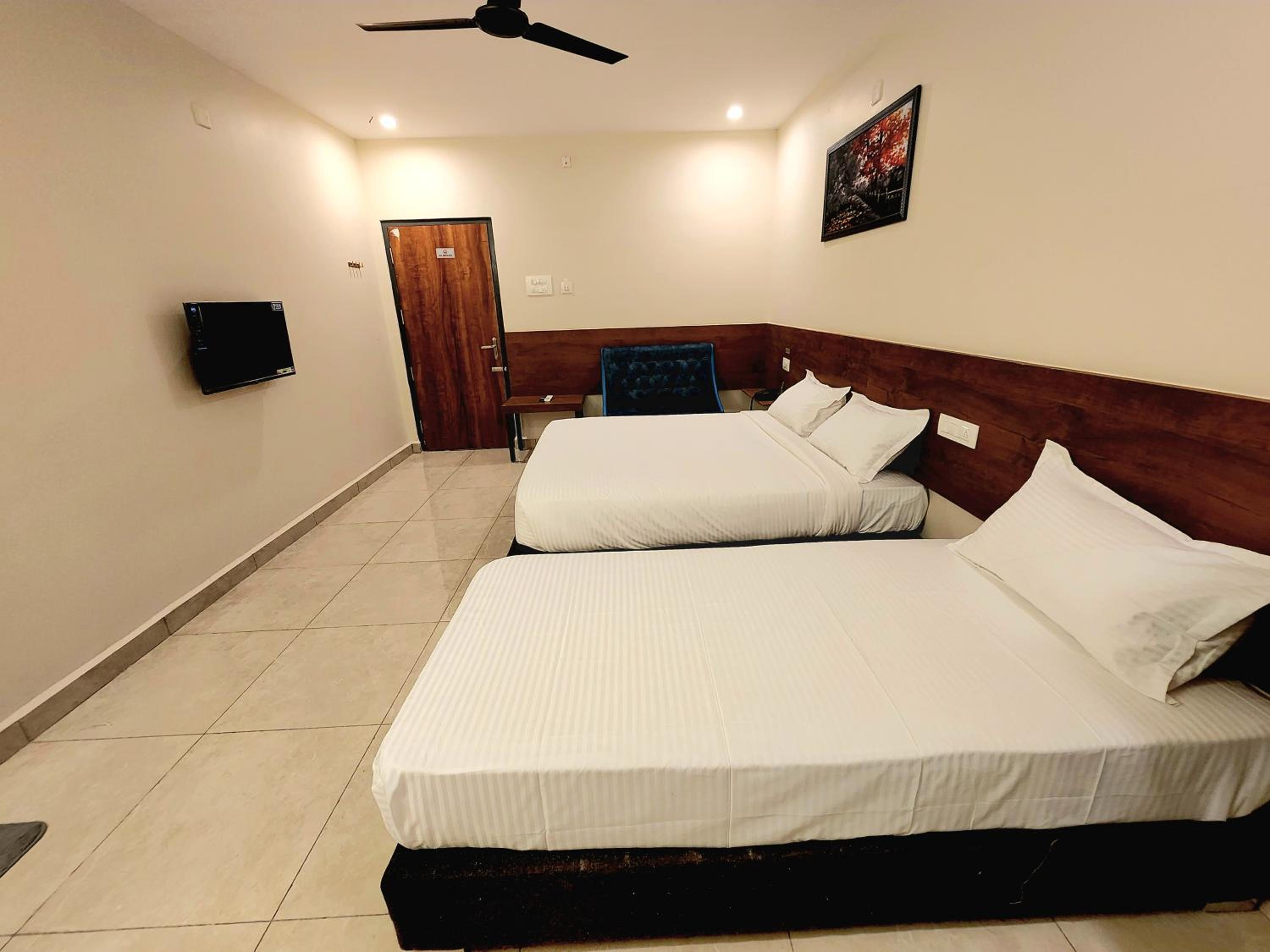 Deluxe Triple Room - Photo 3