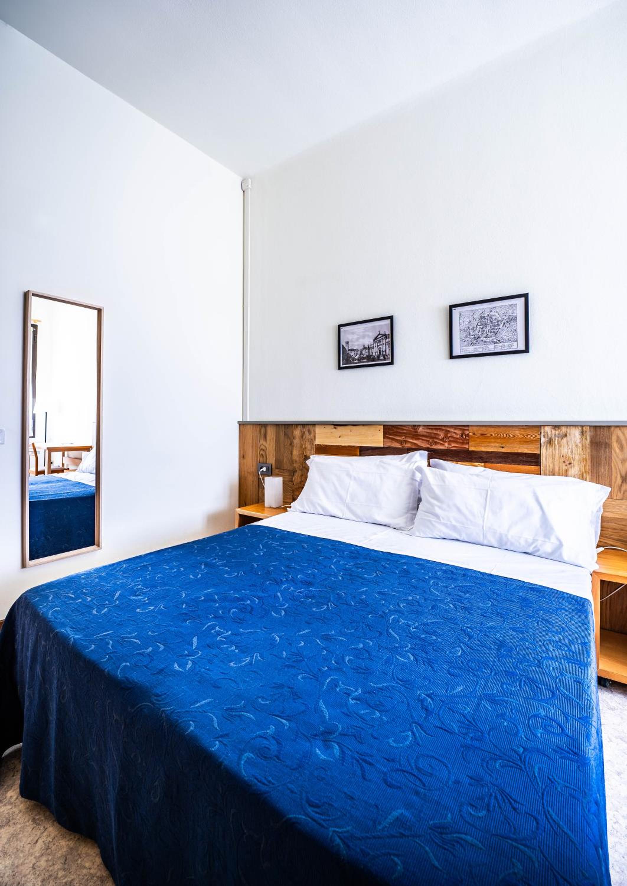 Double Room with Private Bathroom photo 2