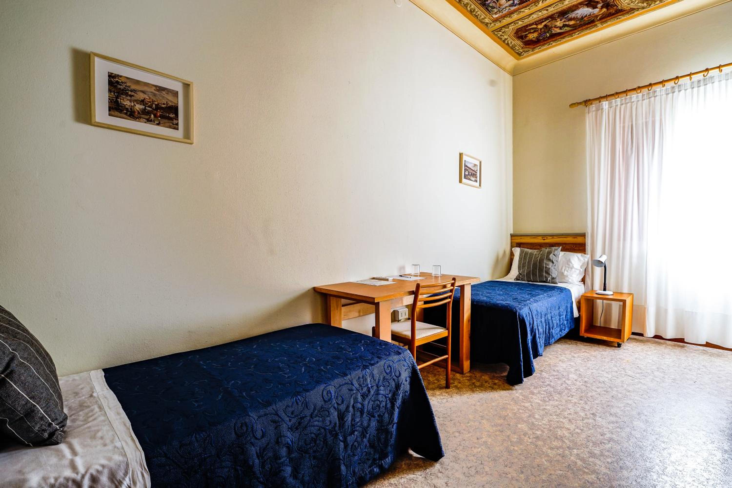 Twin Room with Private Bathroom photo 1