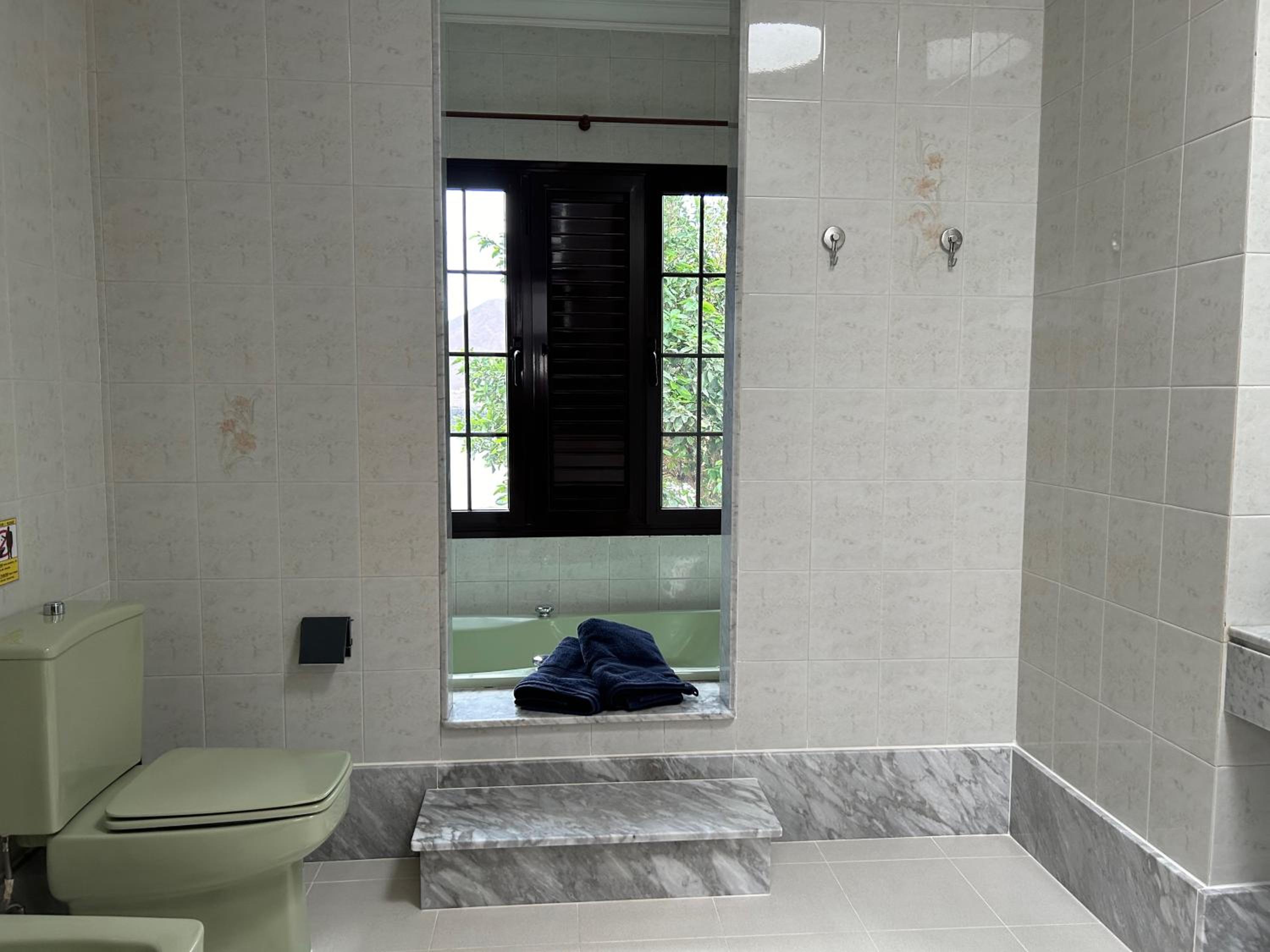 Quadruple Room with Mountain View photo 2