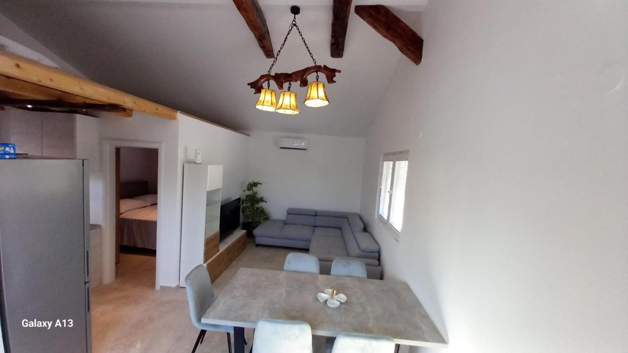 One-Bedroom House photo 1