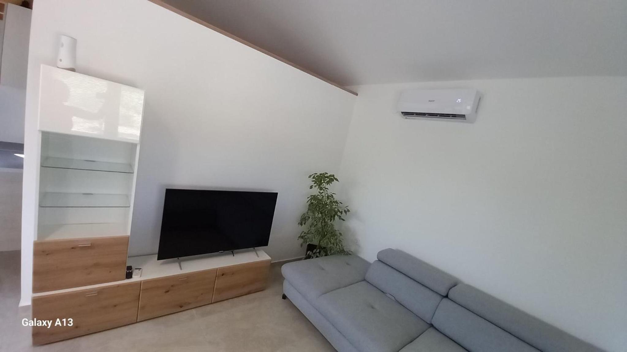 One-Bedroom House photo 3