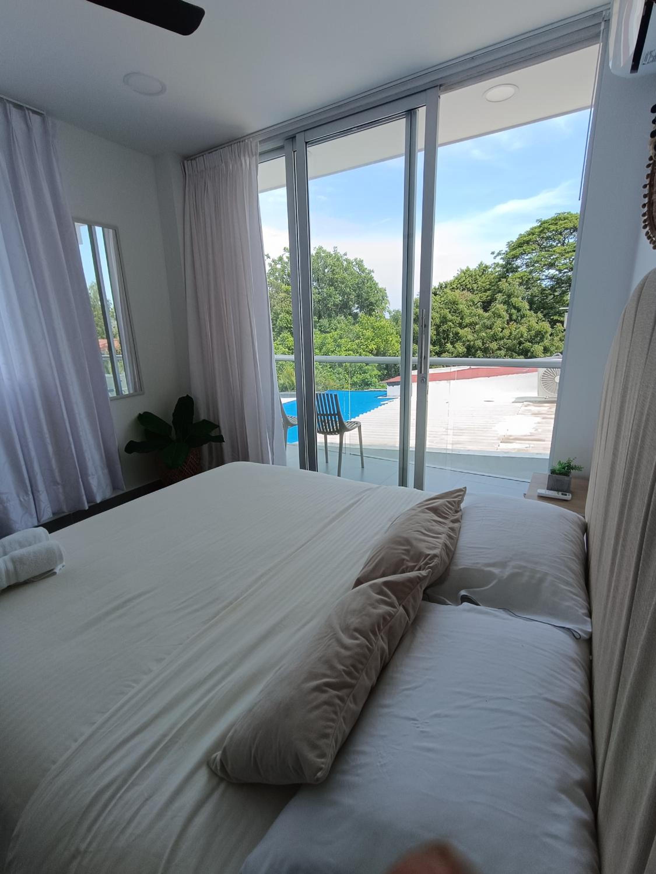 Deluxe Double Room with Balcony photo 2