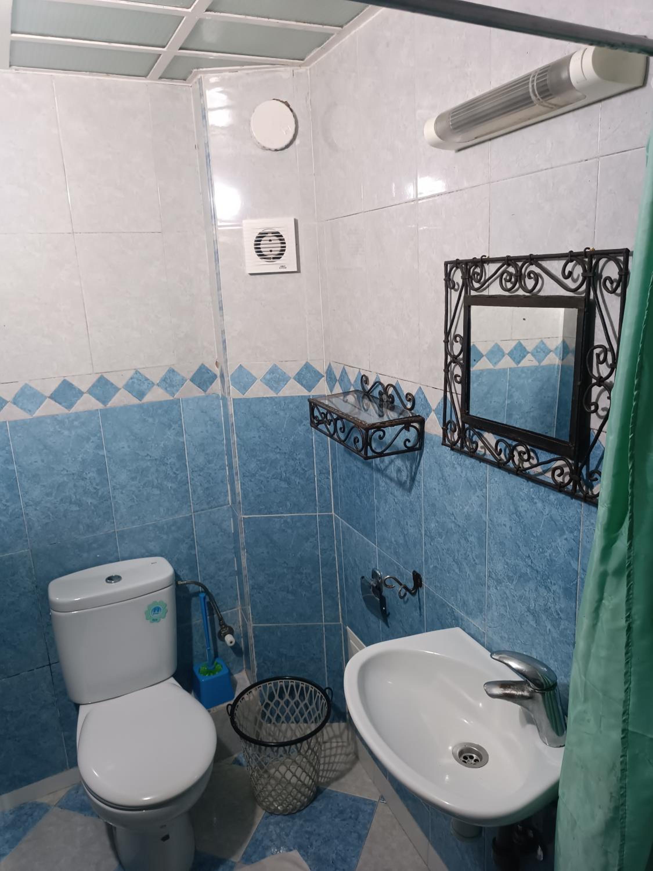 Double Room with Private Bathroom - Photo 5