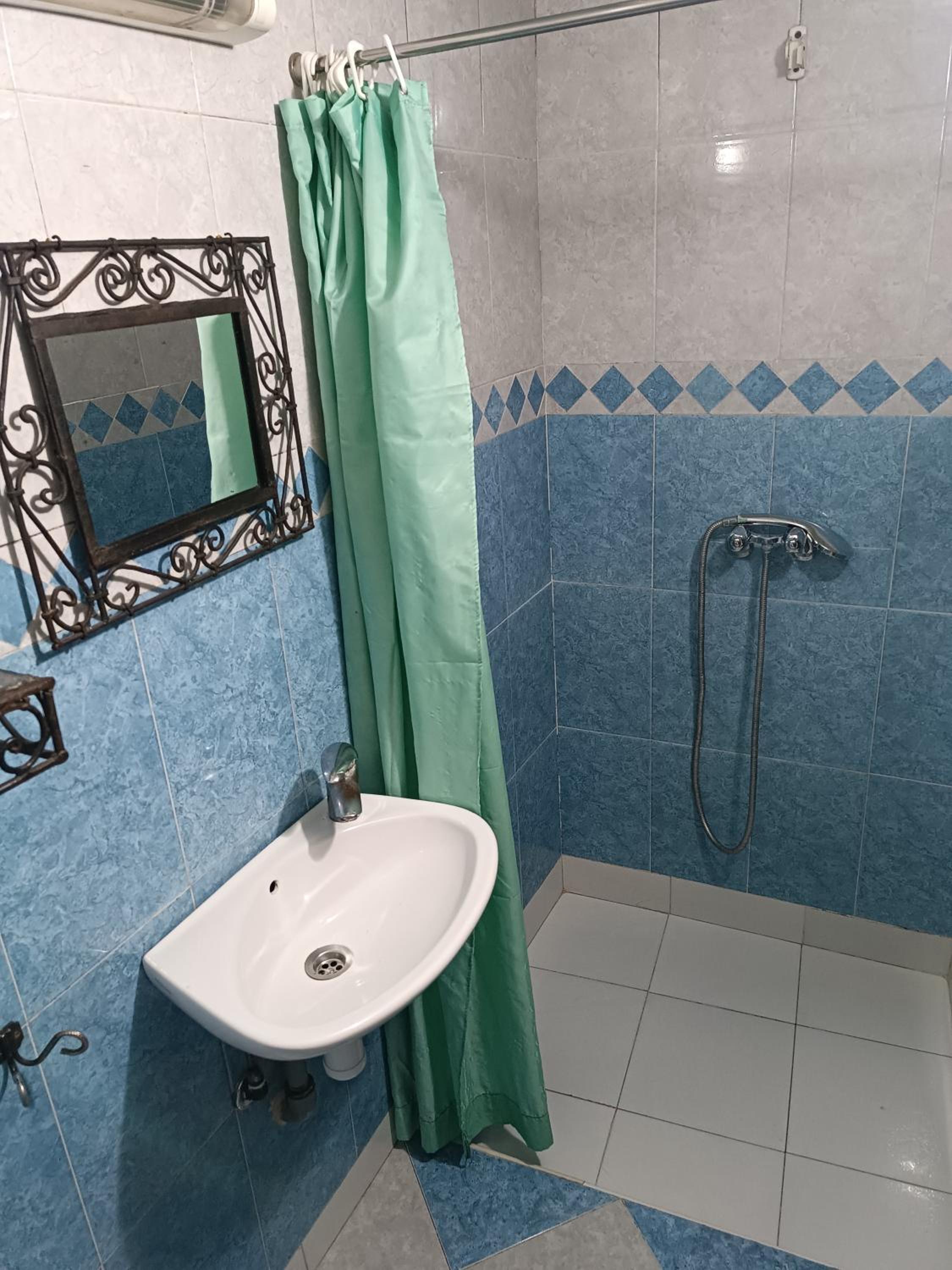 Double Room with Private Bathroom - Photo 3